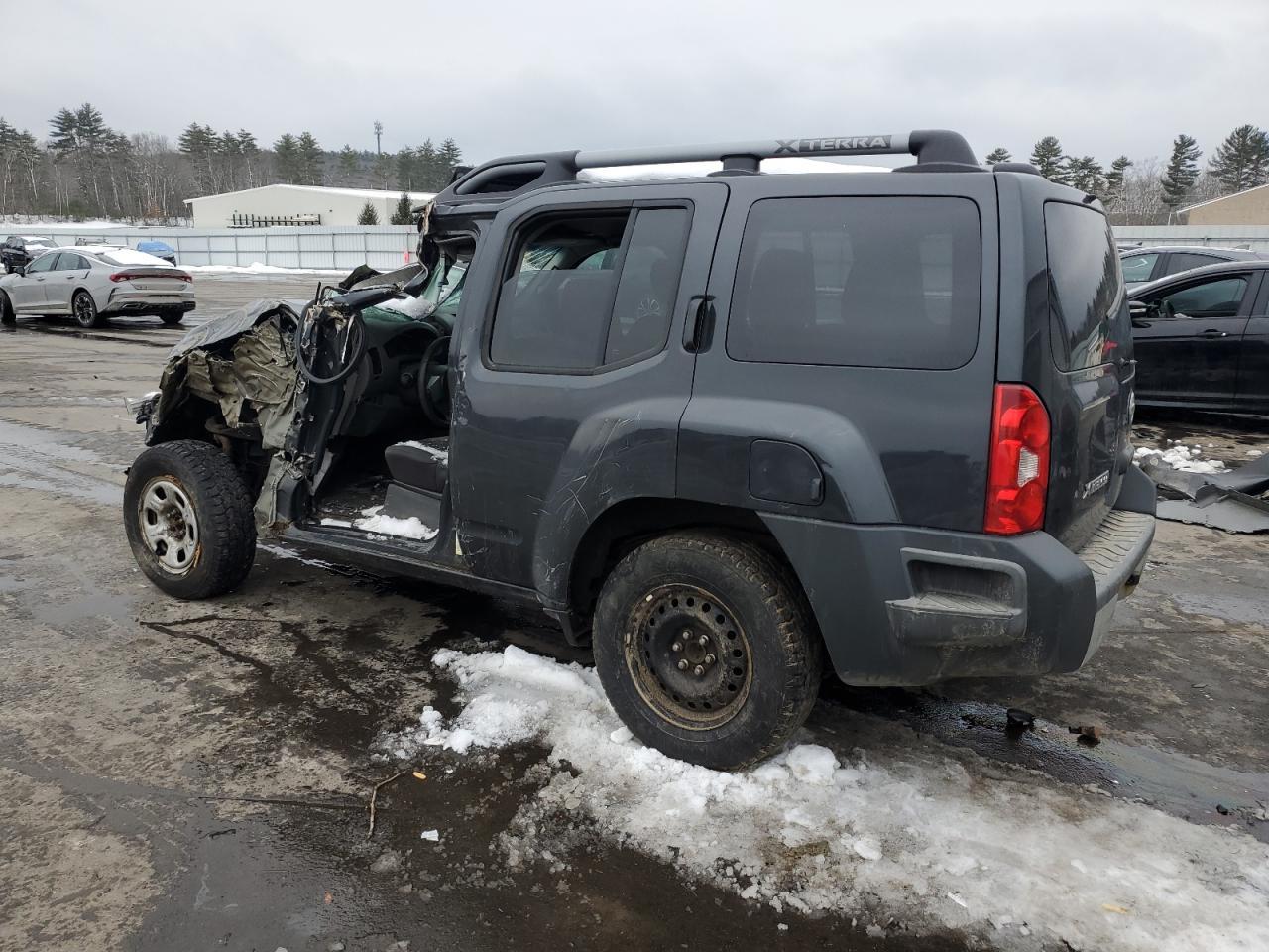 2013 NISSAN XTERRA X - Фото 2