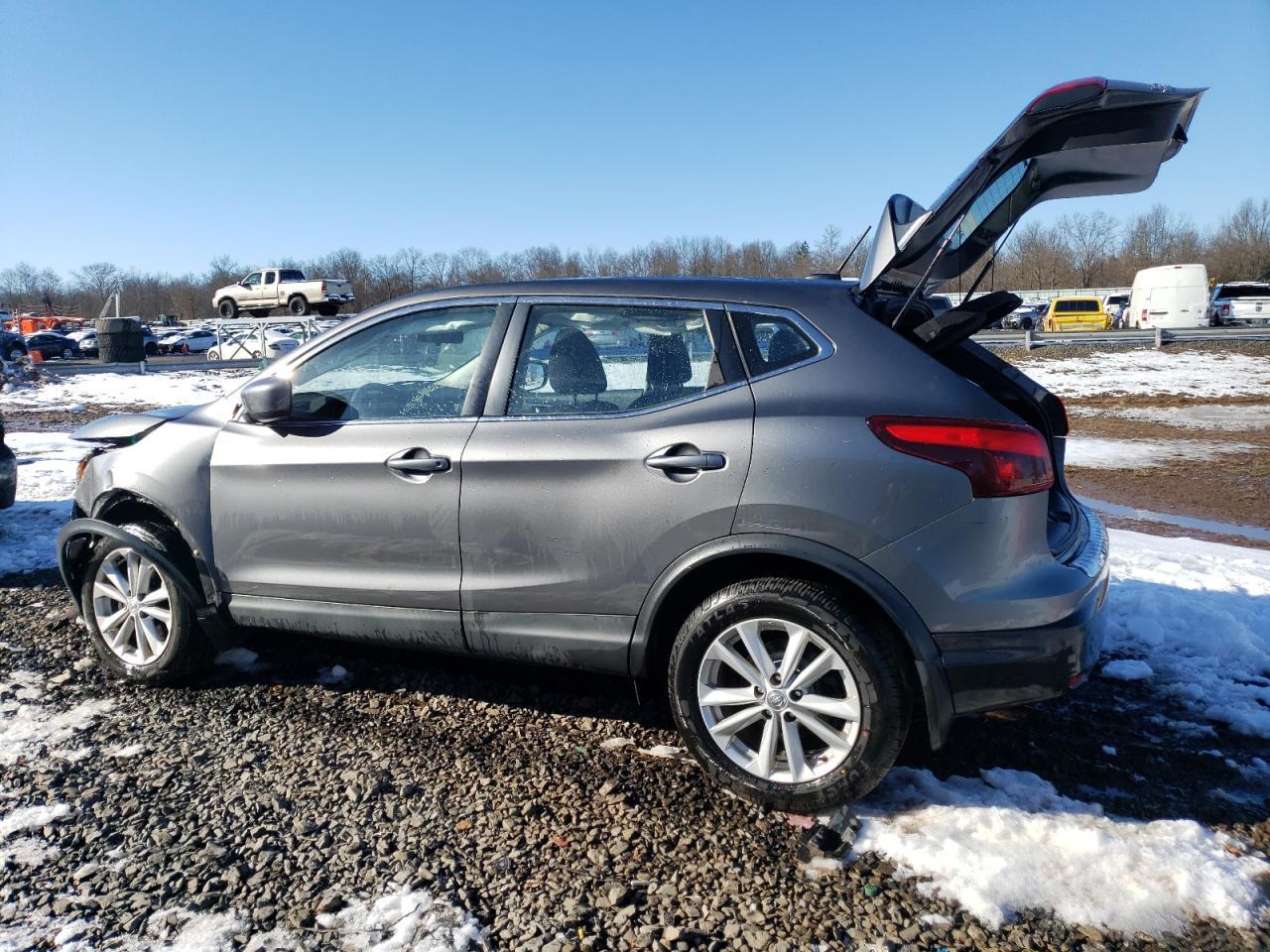 2017 NISSAN ROGUE SPOR - Image 2