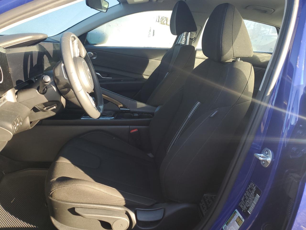 2023 HYUNDAI ELANTRA SE - Фото 7
