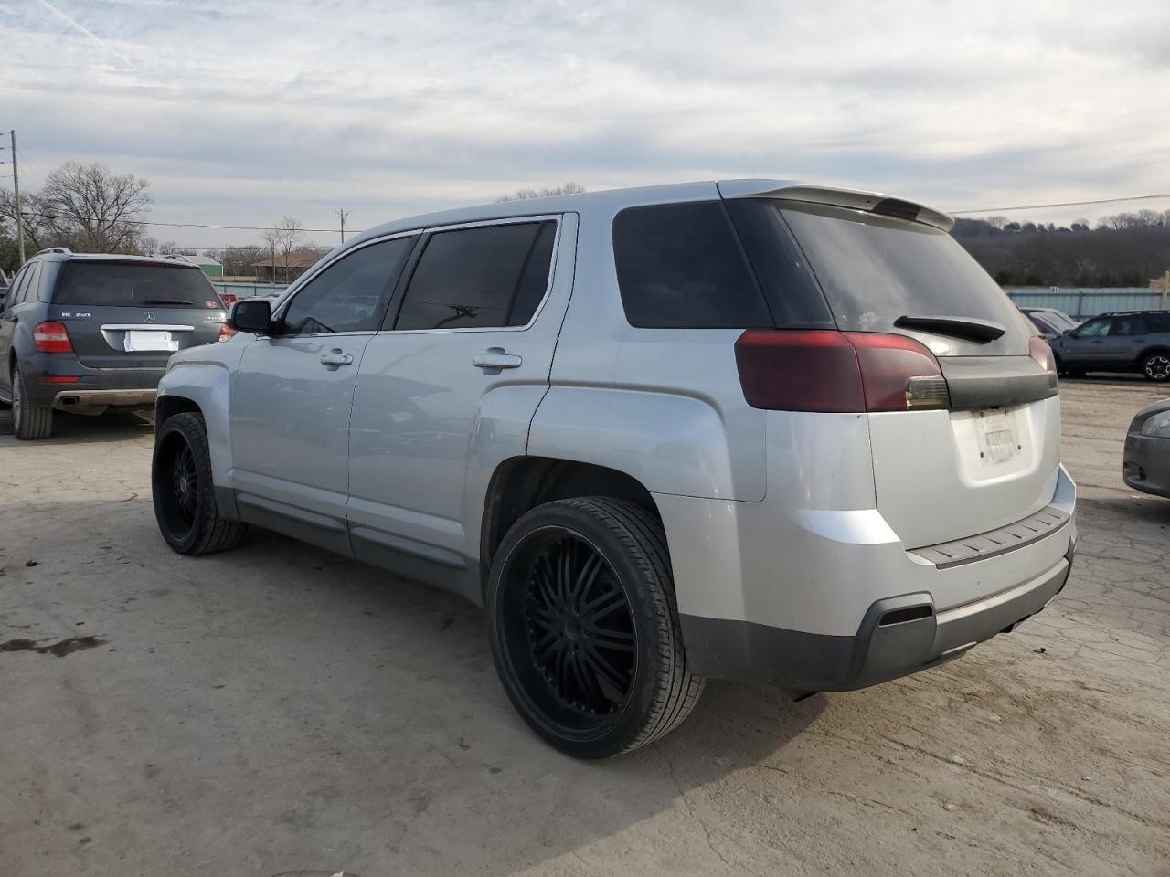 2012 GMC TERRAIN SL - Image 2