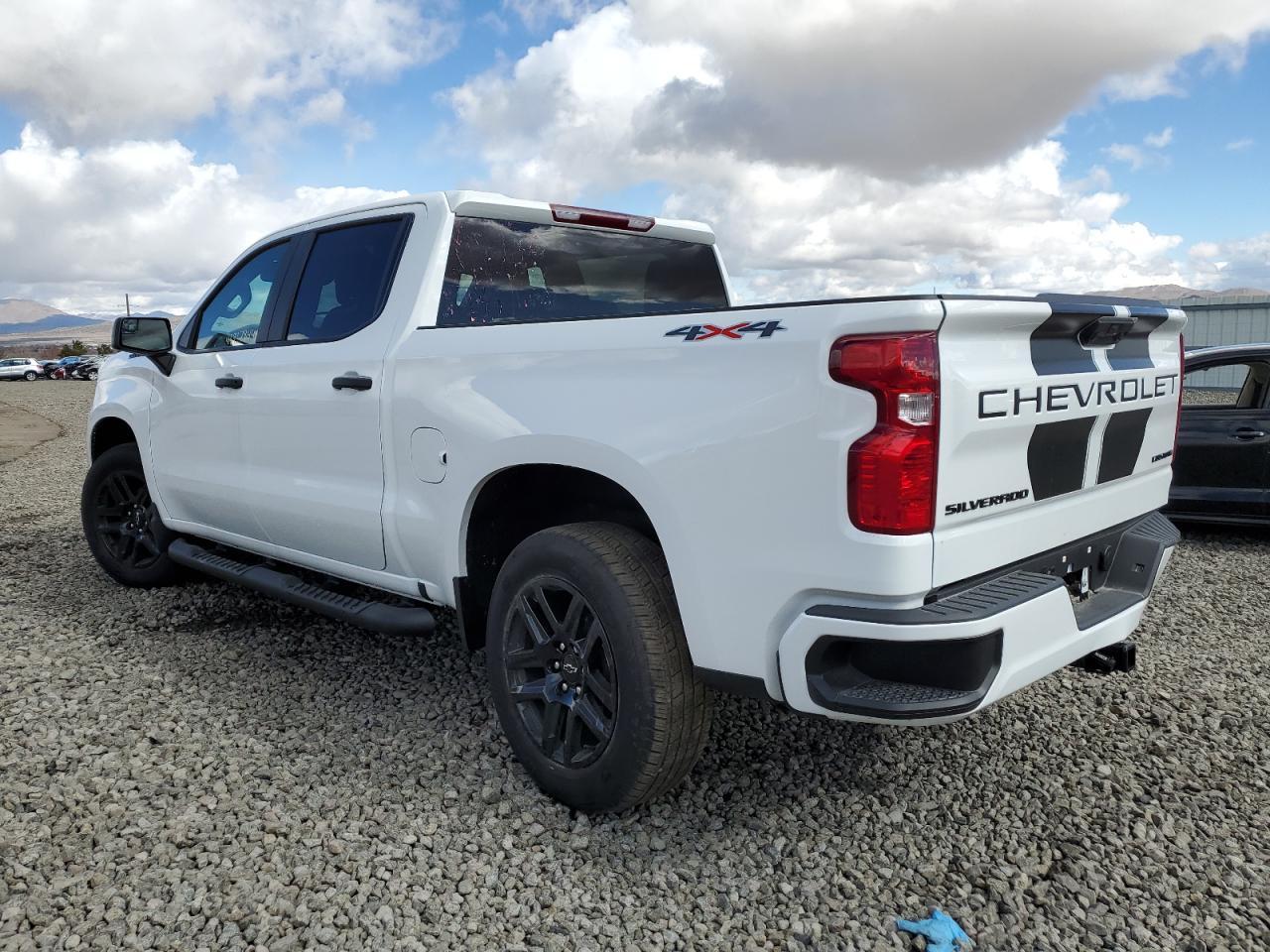 2024 CHEVROLET SILVERADO - Фото 2