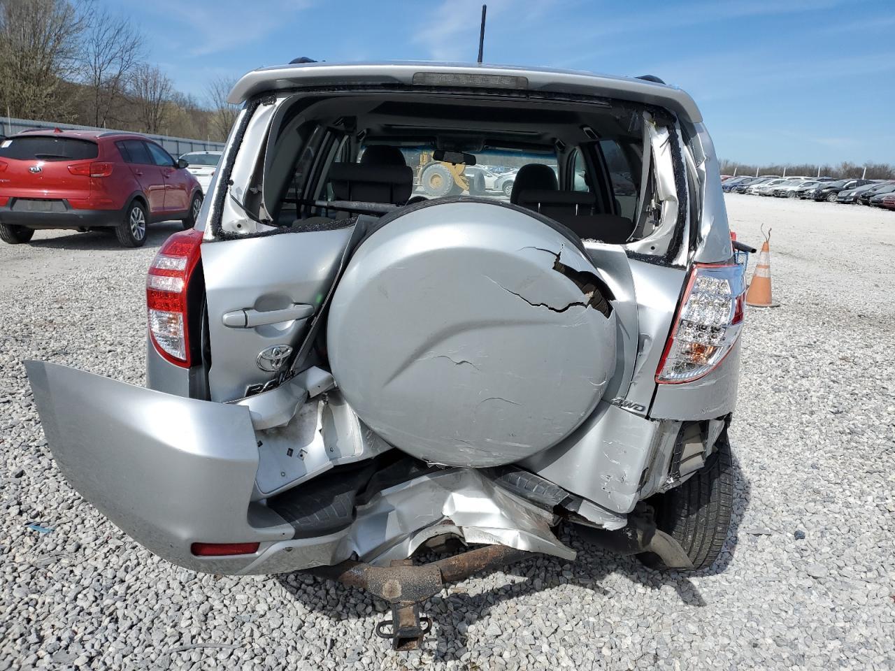 2011 TOYOTA RAV4 - Image 6