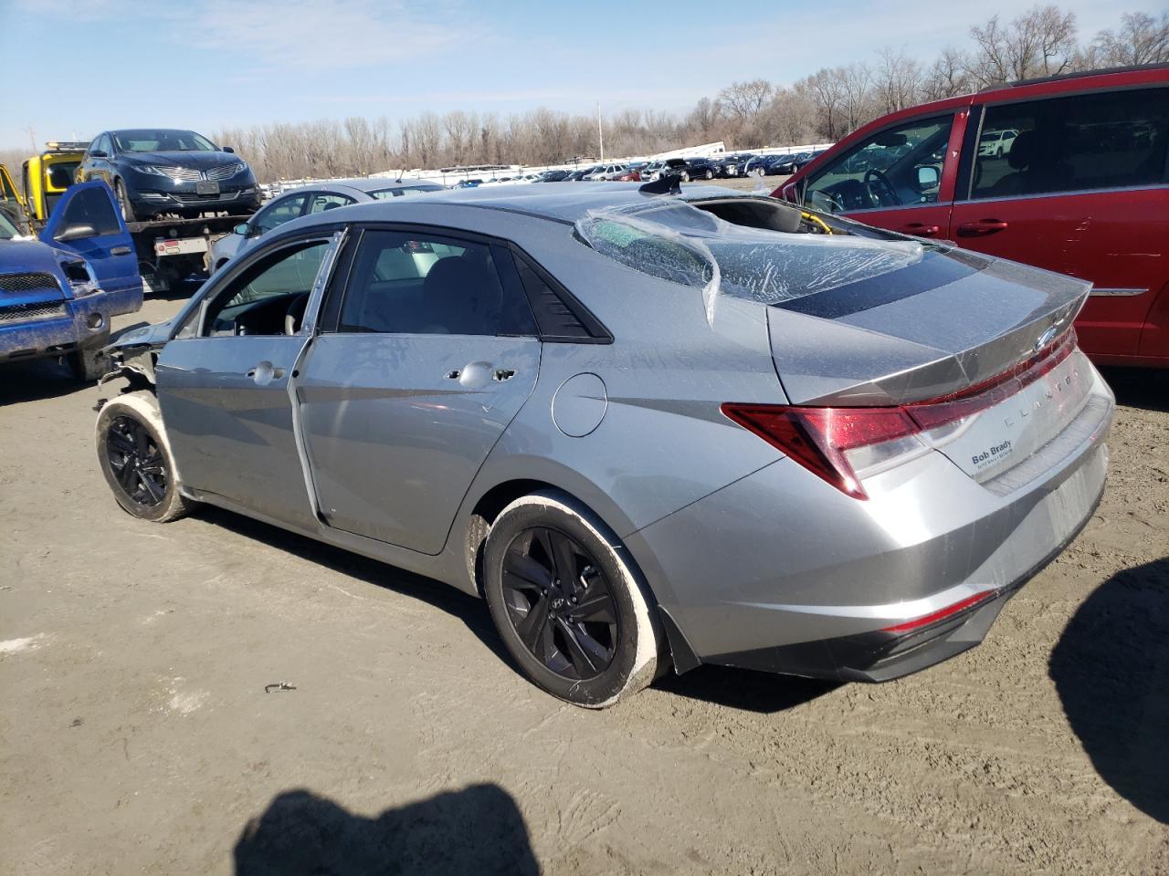 2022 HYUNDAI ELANTRA SE - Фото 2