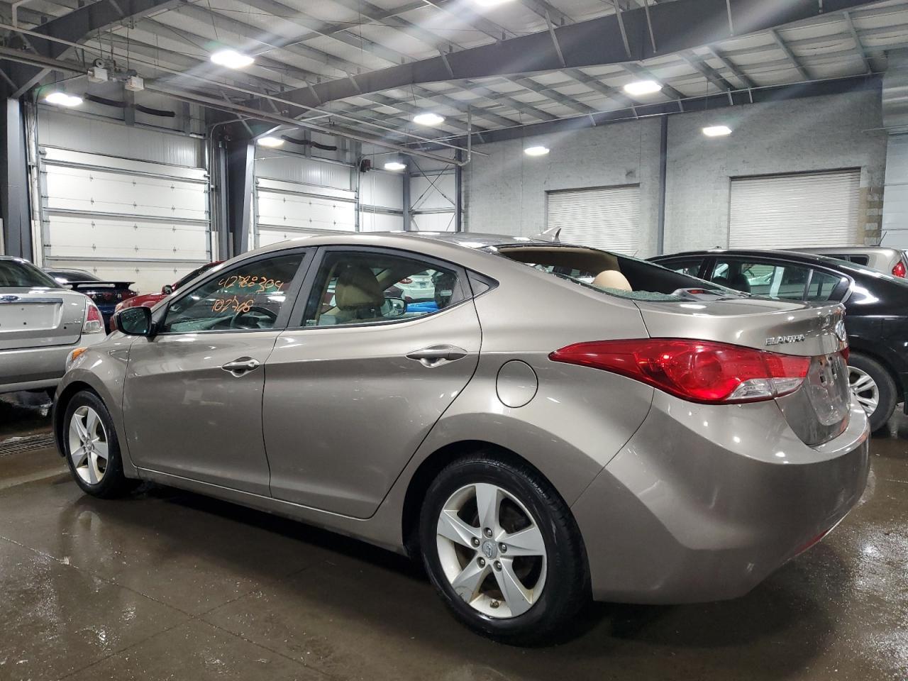 2013 HYUNDAI ELANTRA GL - Image 2