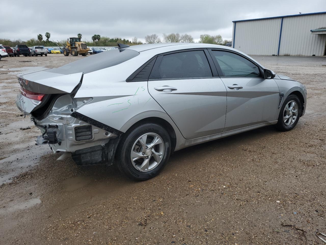 2023 HYUNDAI ELANTRA SE - Image 3