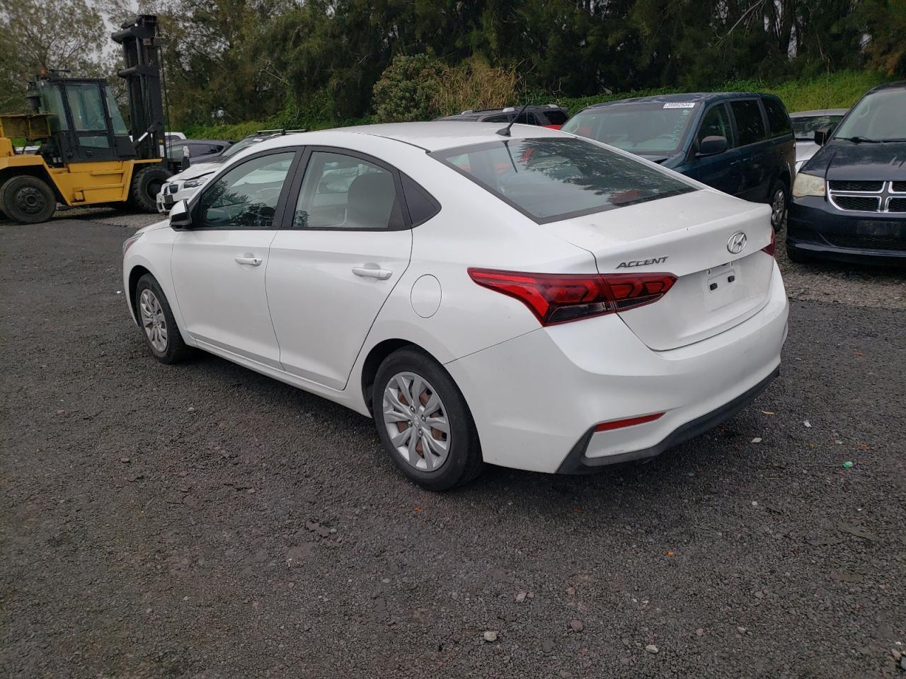 2019 HYUNDAI ACCENT SE - Фото 2