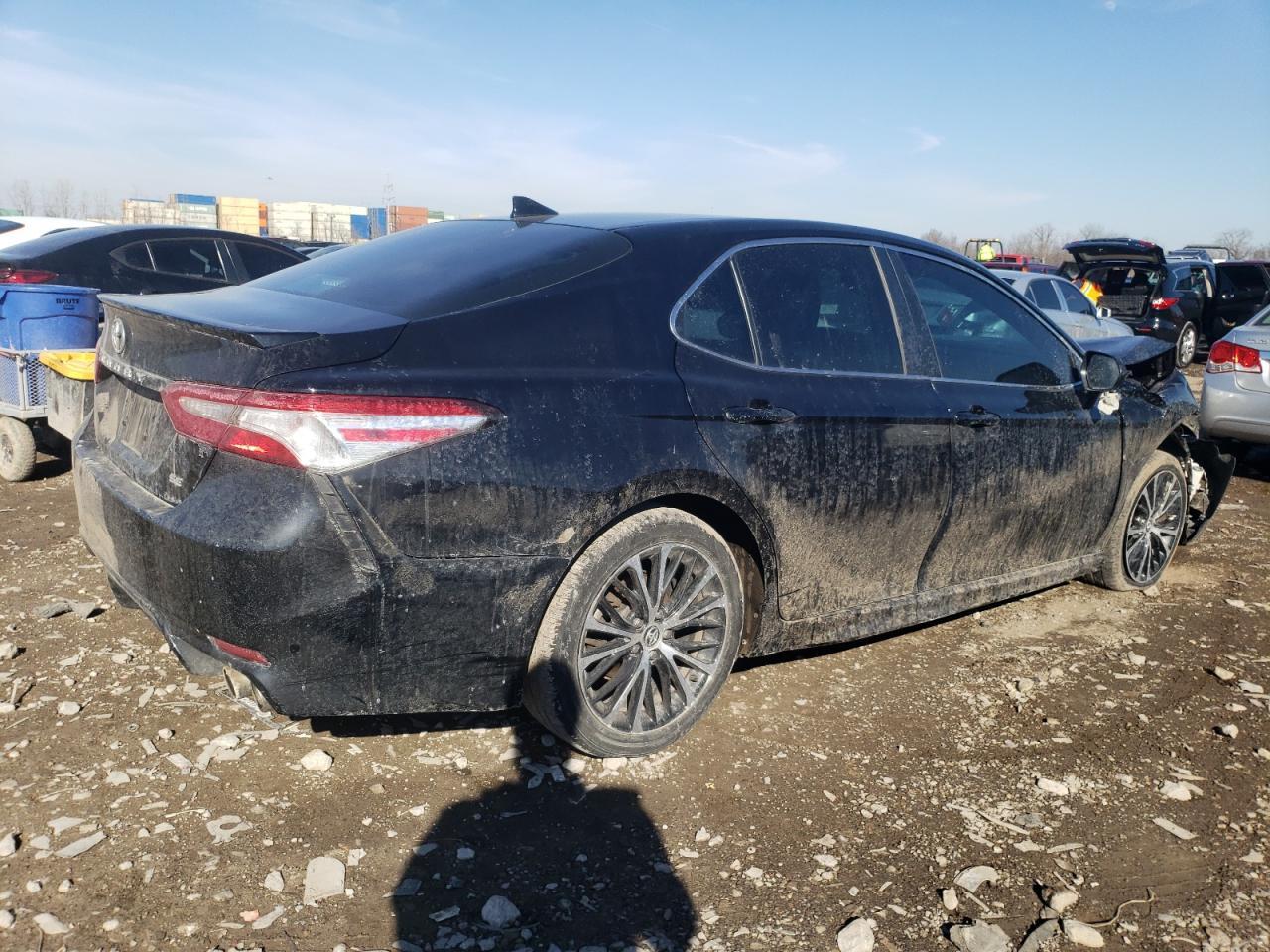 2020 TOYOTA CAMRY SE - Фото 3