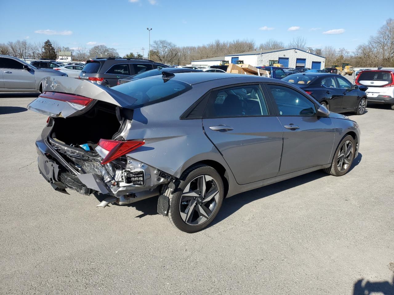 2023 HYUNDAI ELANTRA SE - Image 3