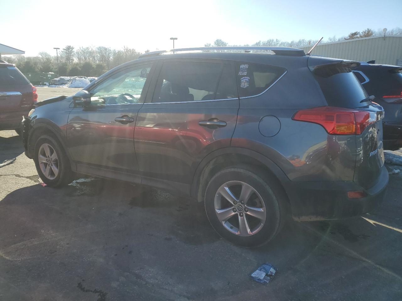 2015 TOYOTA RAV4 XLE - Фото 2