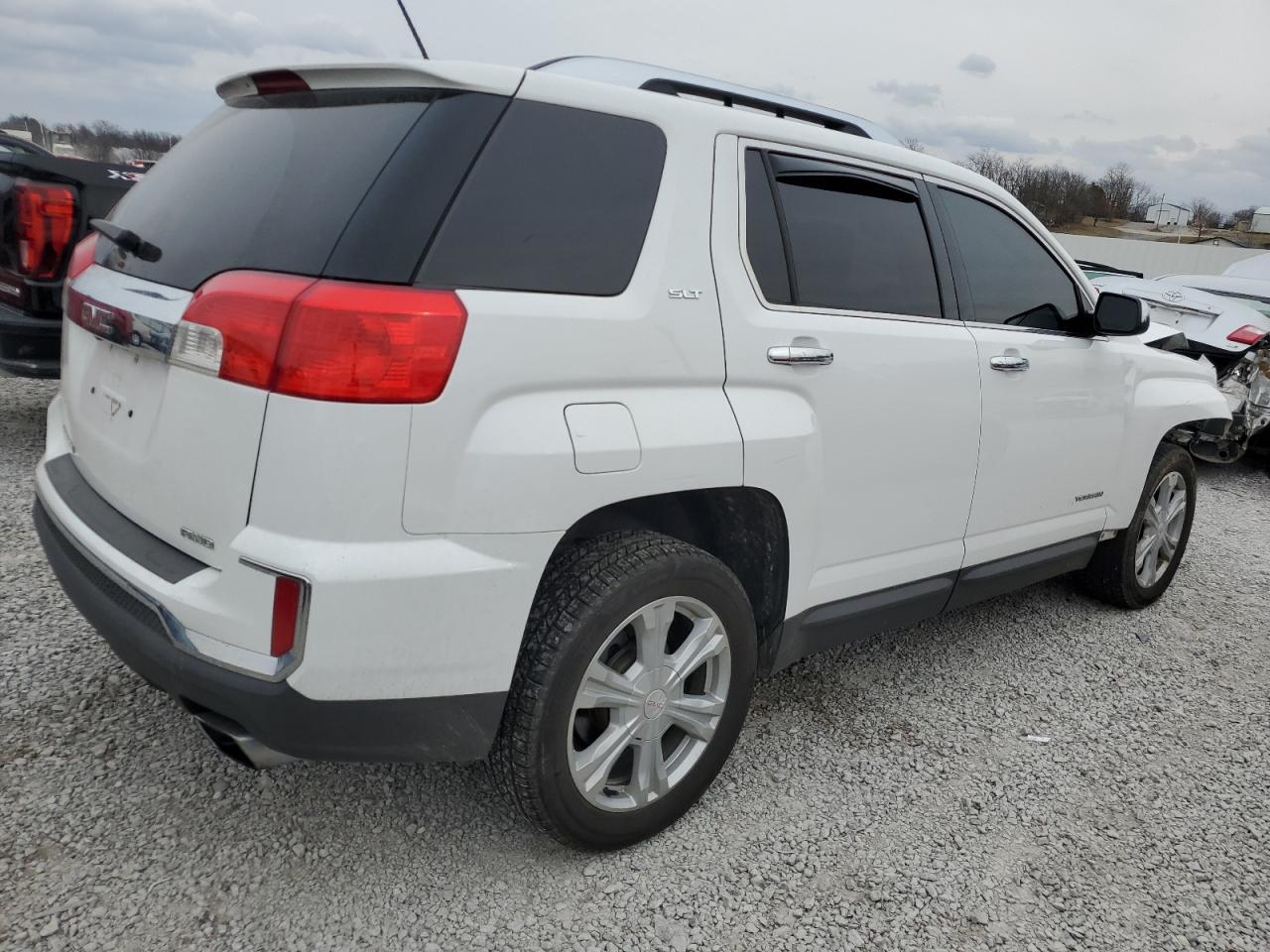 2016 GMC TERRAIN SL - Image 3