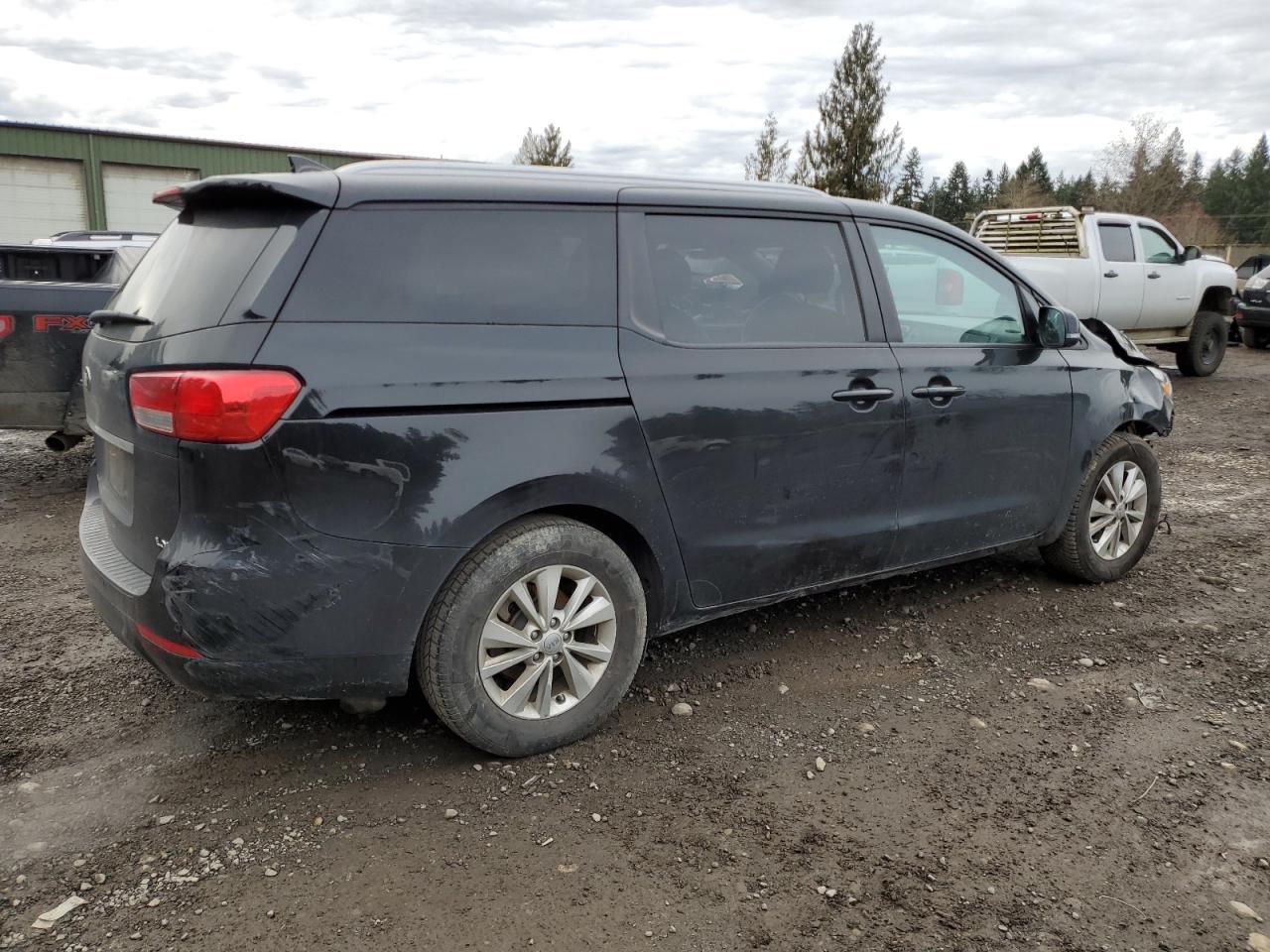 2017 KIA SEDONA LX - Image 3