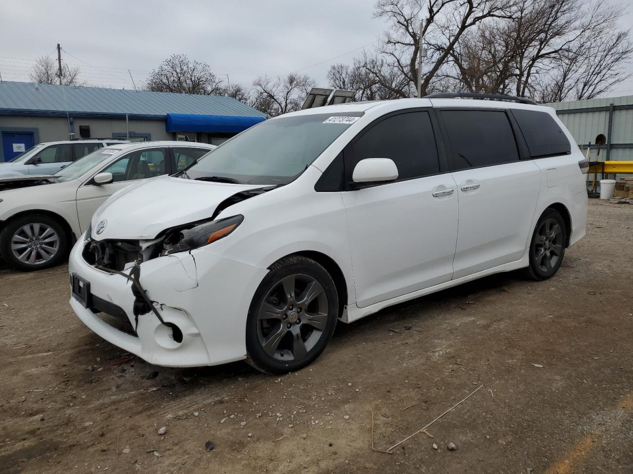 2015 TOYOTA SIENNA SPO