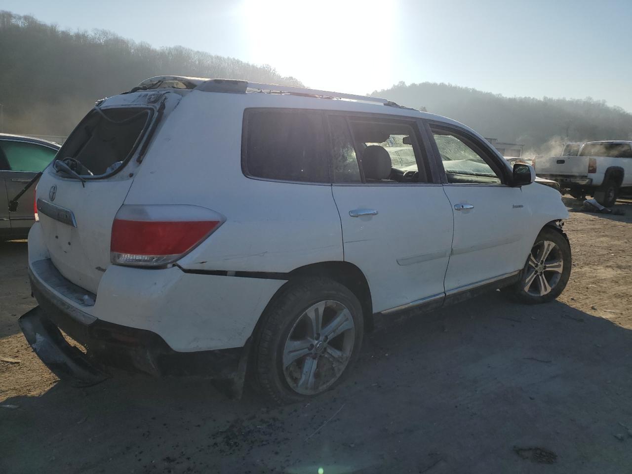 2012 TOYOTA HIGHLANDER - Image 3