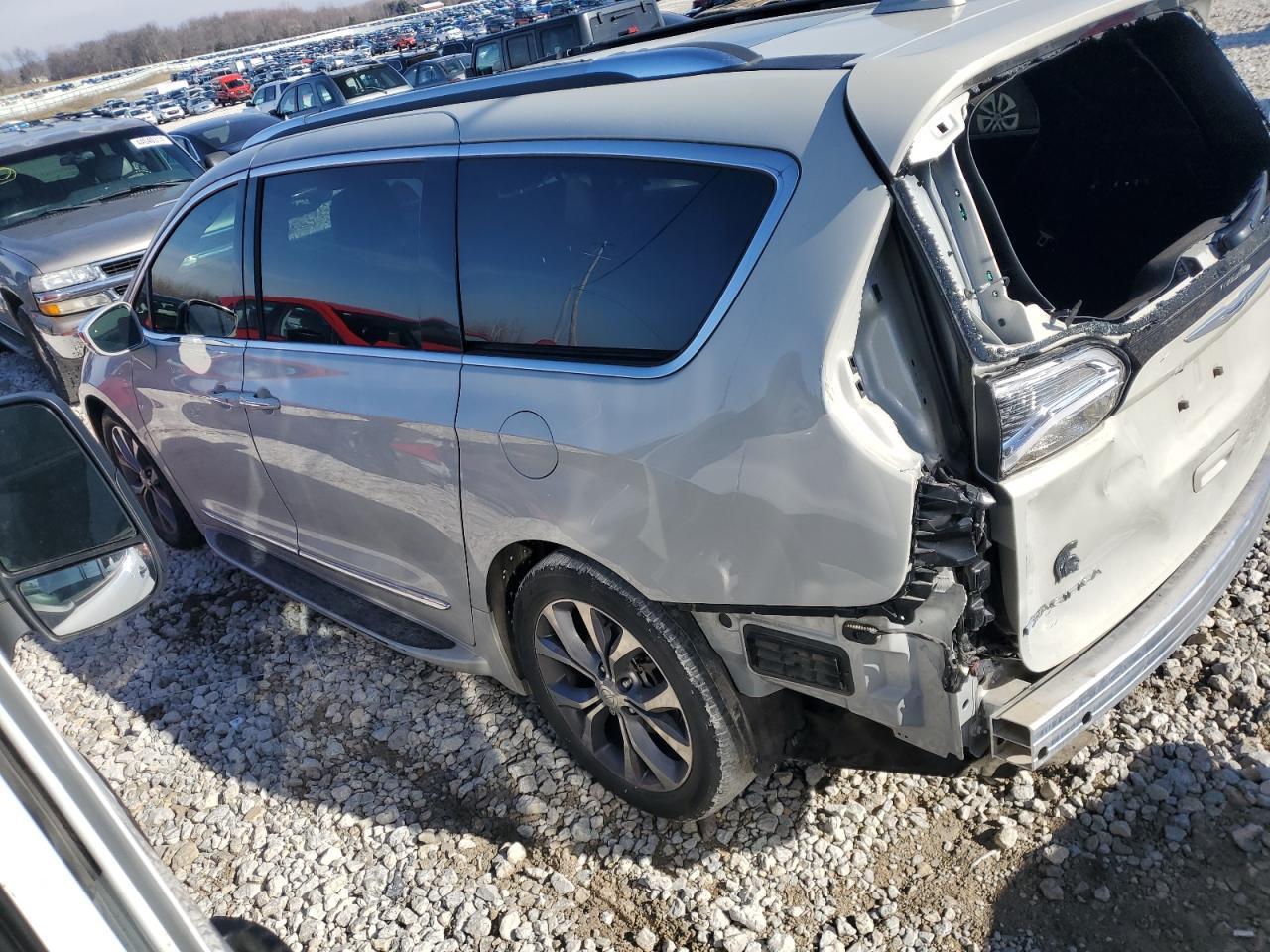 2020 CHRYSLER PACIFICA L - Image 2