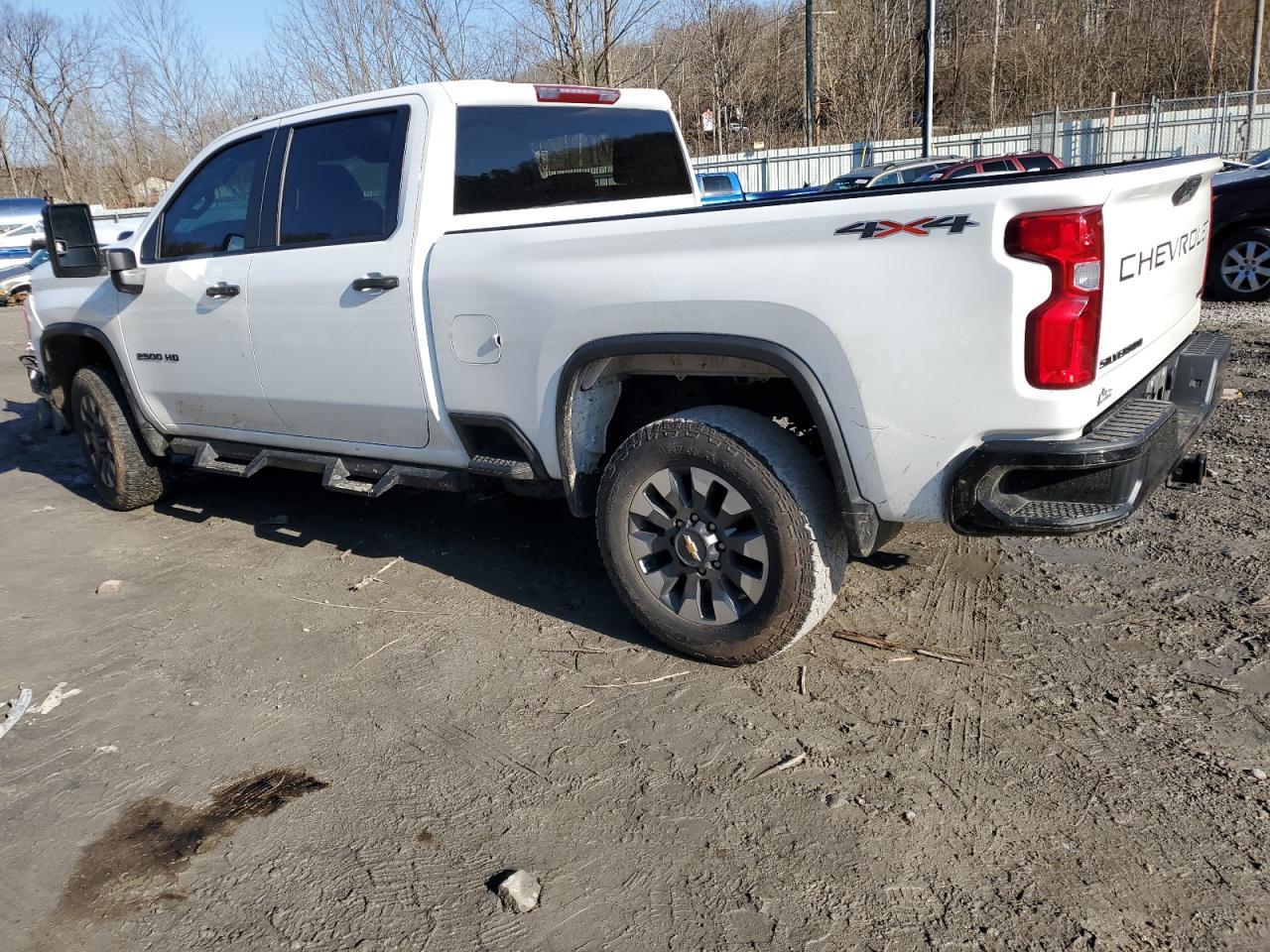 2021 CHEVROLET SILVERADO - Фото 2