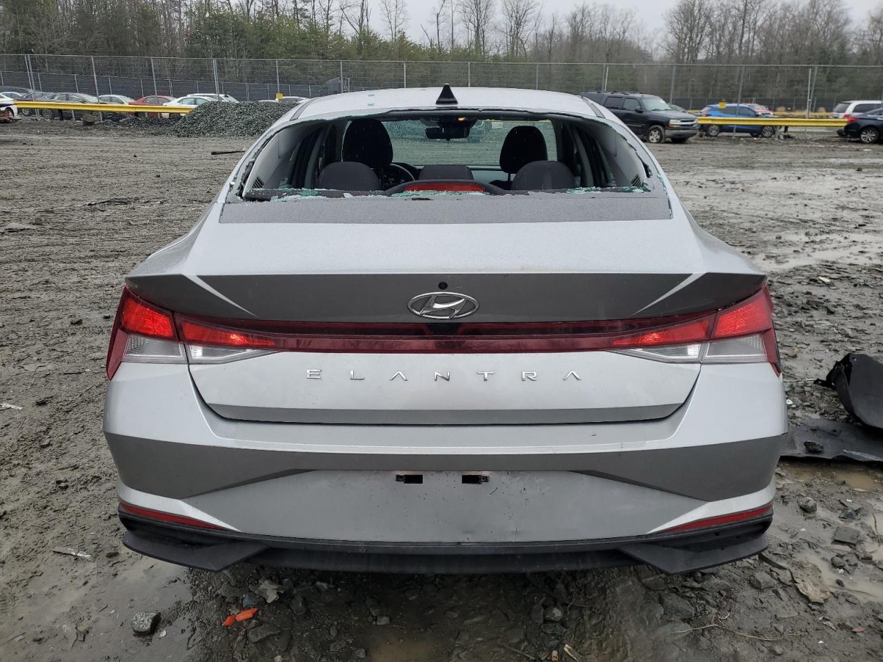2023 HYUNDAI ELANTRA SE - Image 6