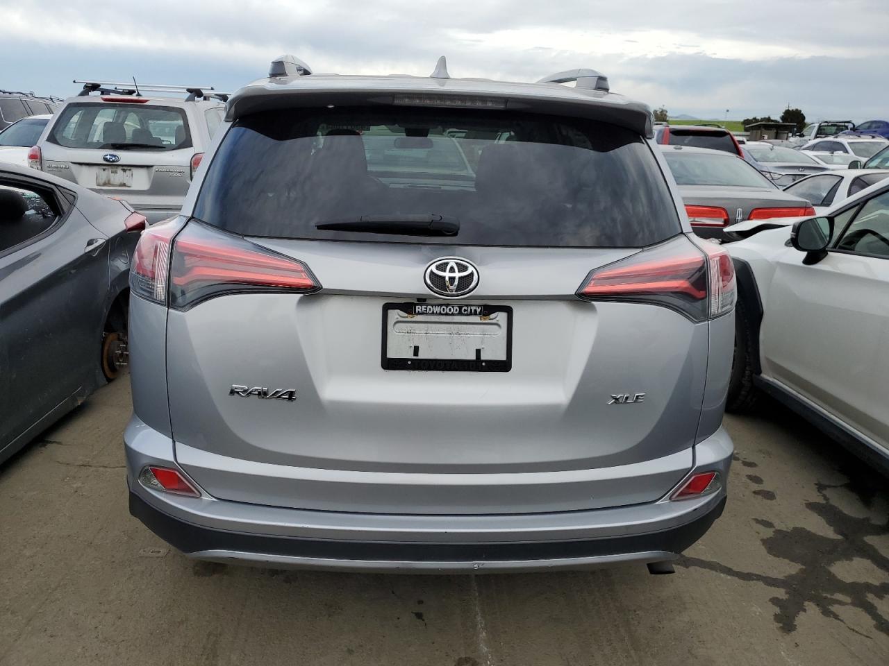 2017 TOYOTA RAV4 XLE - Image 6