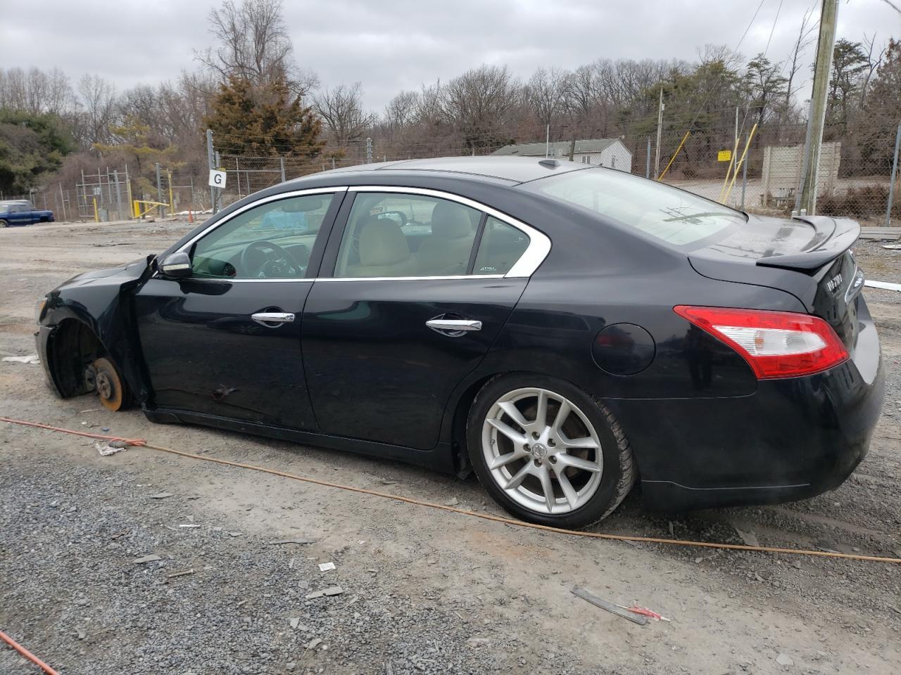 2011 NISSAN MAXIMA S - Image 2