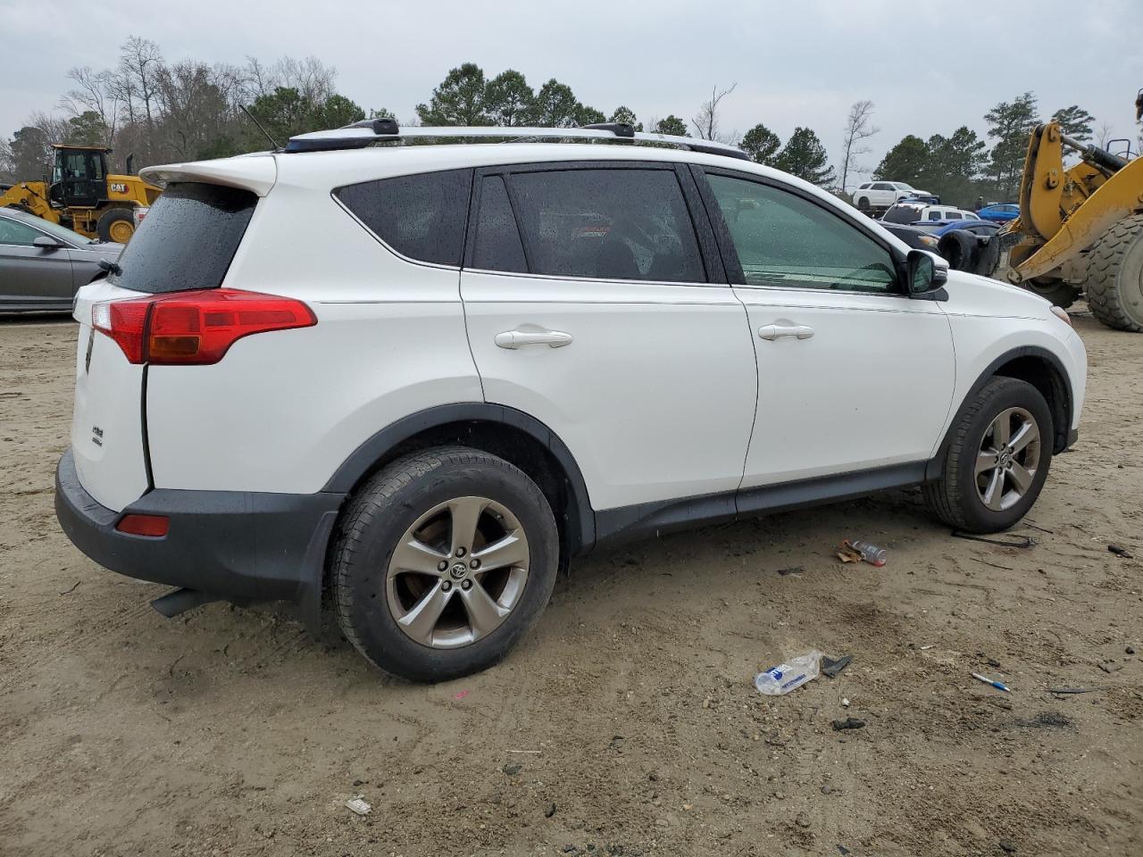 2015 TOYOTA RAV4 XLE - Фото 3