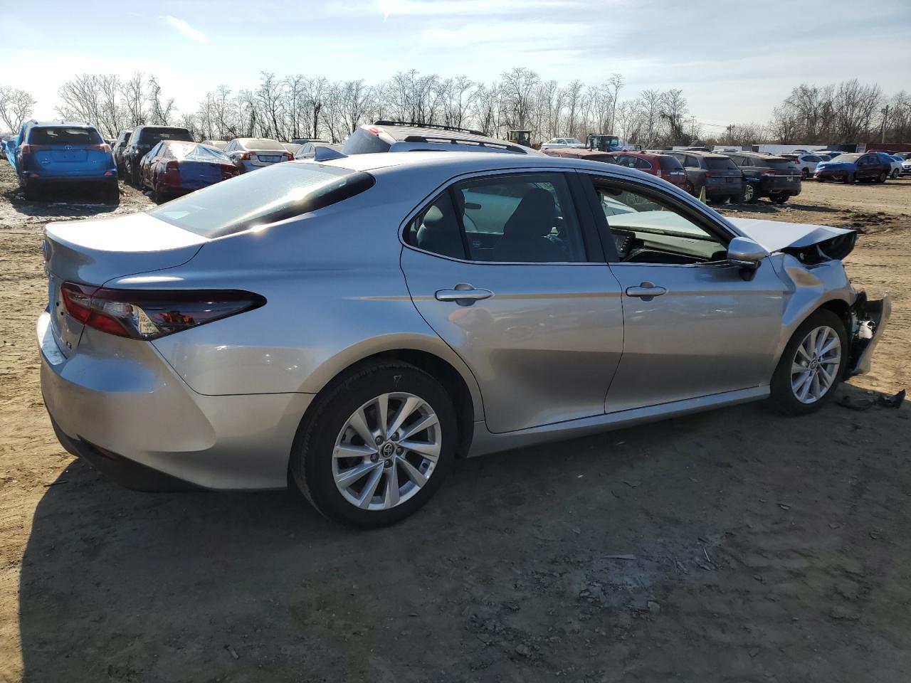 2023 TOYOTA CAMRY LE - Фото 3