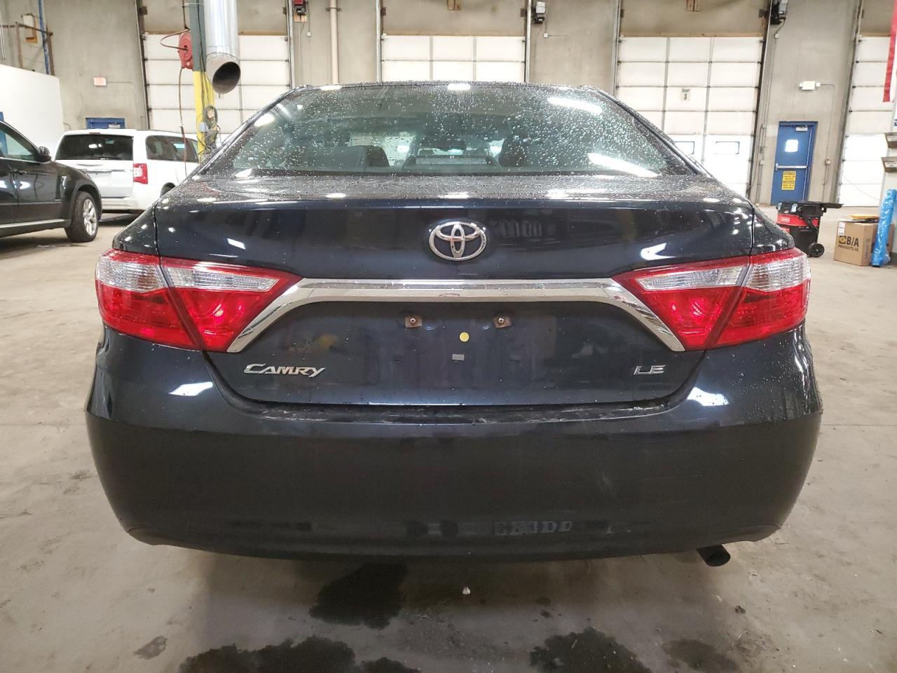 2017 TOYOTA CAMRY LE - Фото 6