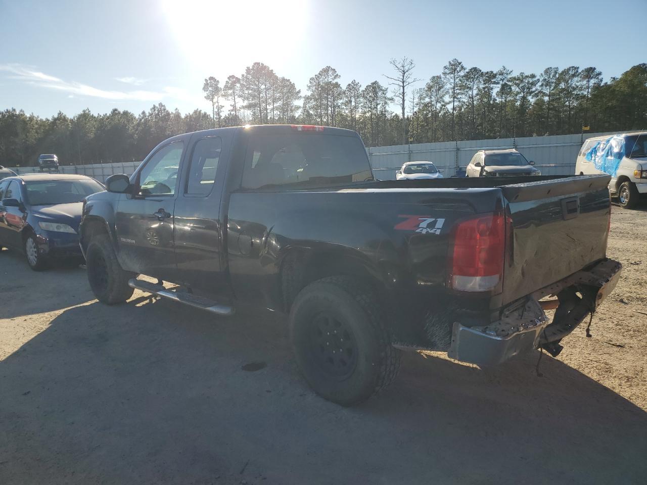 2011 GMC SIERRA K15 - Фото 2