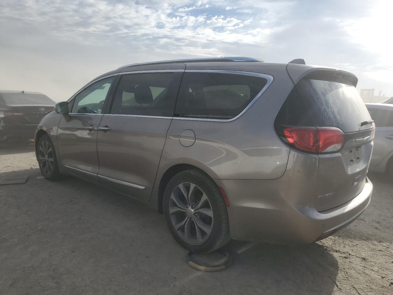 2017 CHRYSLER PACIFICA L - Image 2
