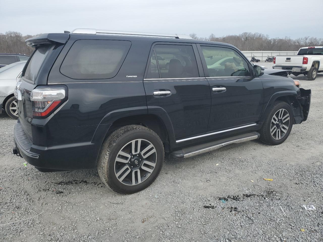 2017 TOYOTA 4RUNNER SR - Фото 3