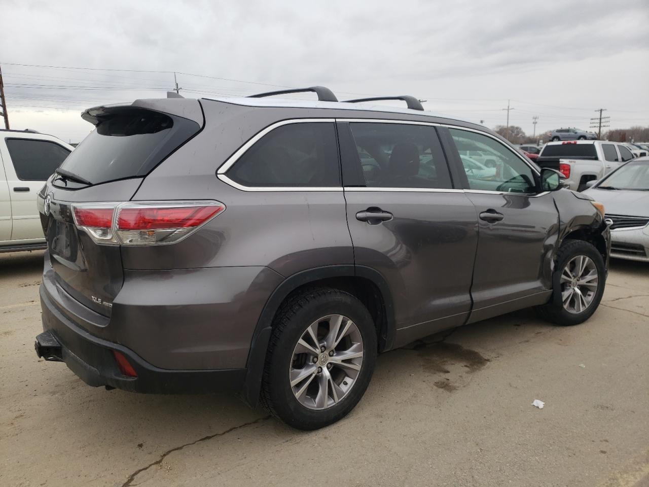 2015 TOYOTA HIGHLANDER - Фото 3