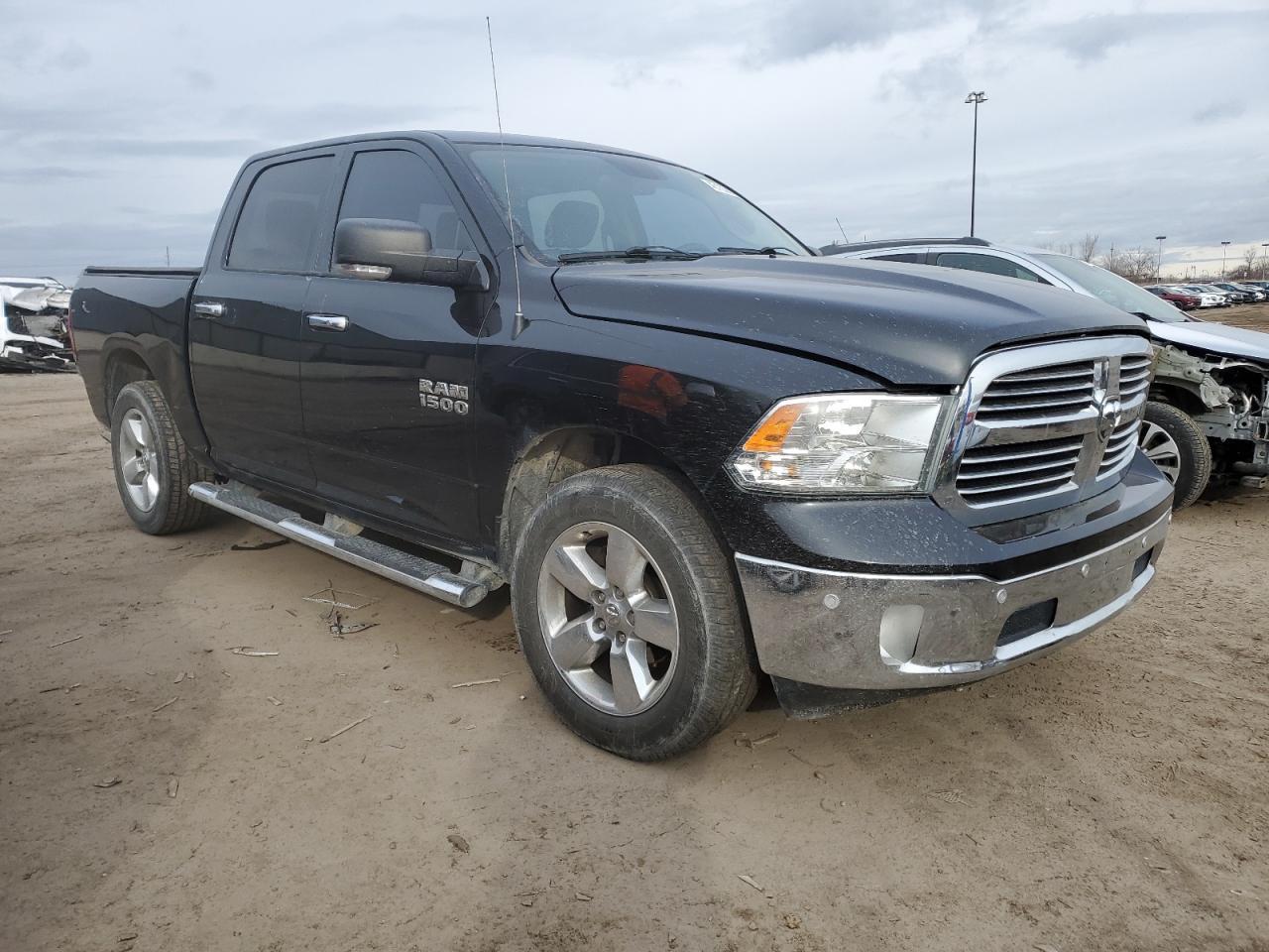 2017 RAM 1500 SLT - Фото 4