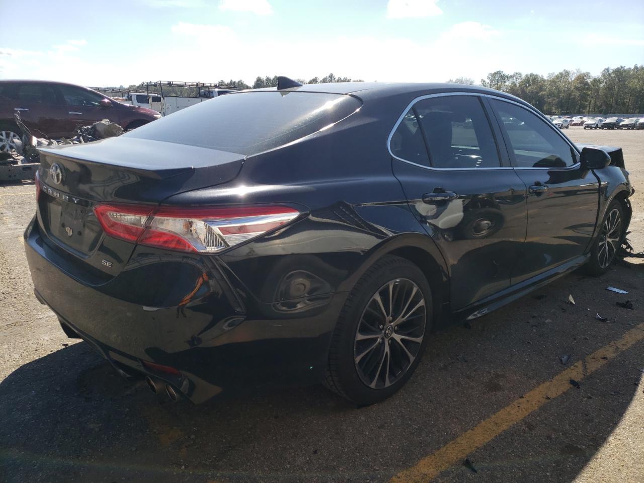 2020 TOYOTA CAMRY SE - Image 3