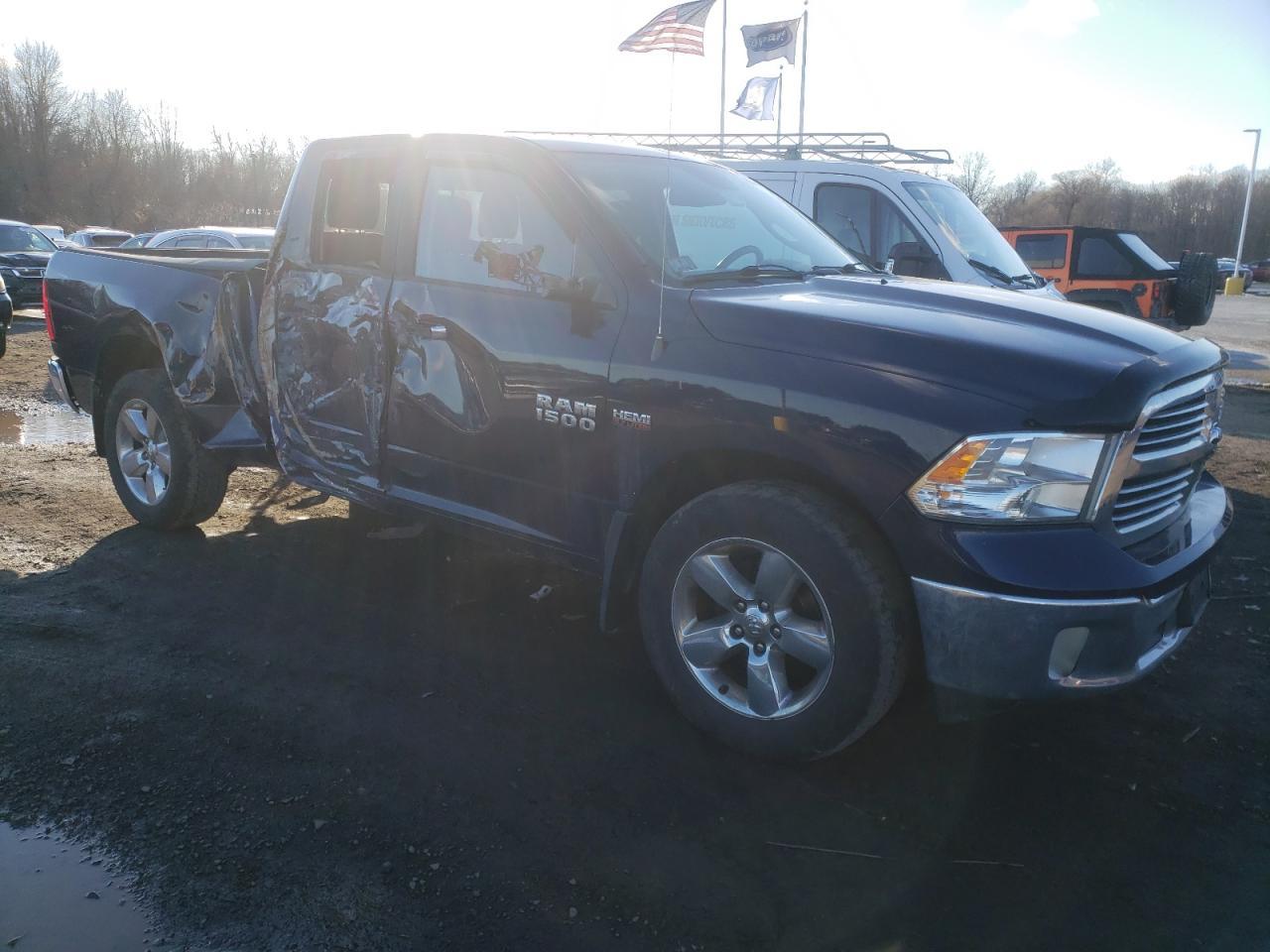 2015 RAM 1500 SLT - Image 4