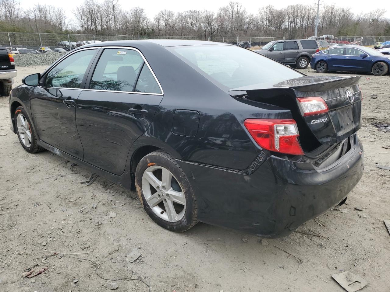 2014 TOYOTA CAMRY L - Фото 2