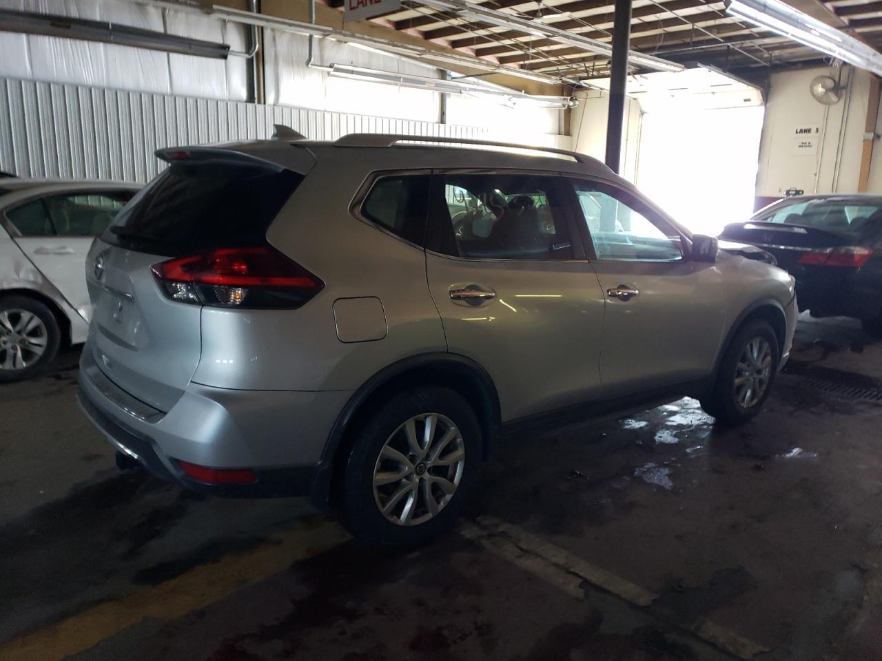 2017 NISSAN ROGUE S - Фото 3
