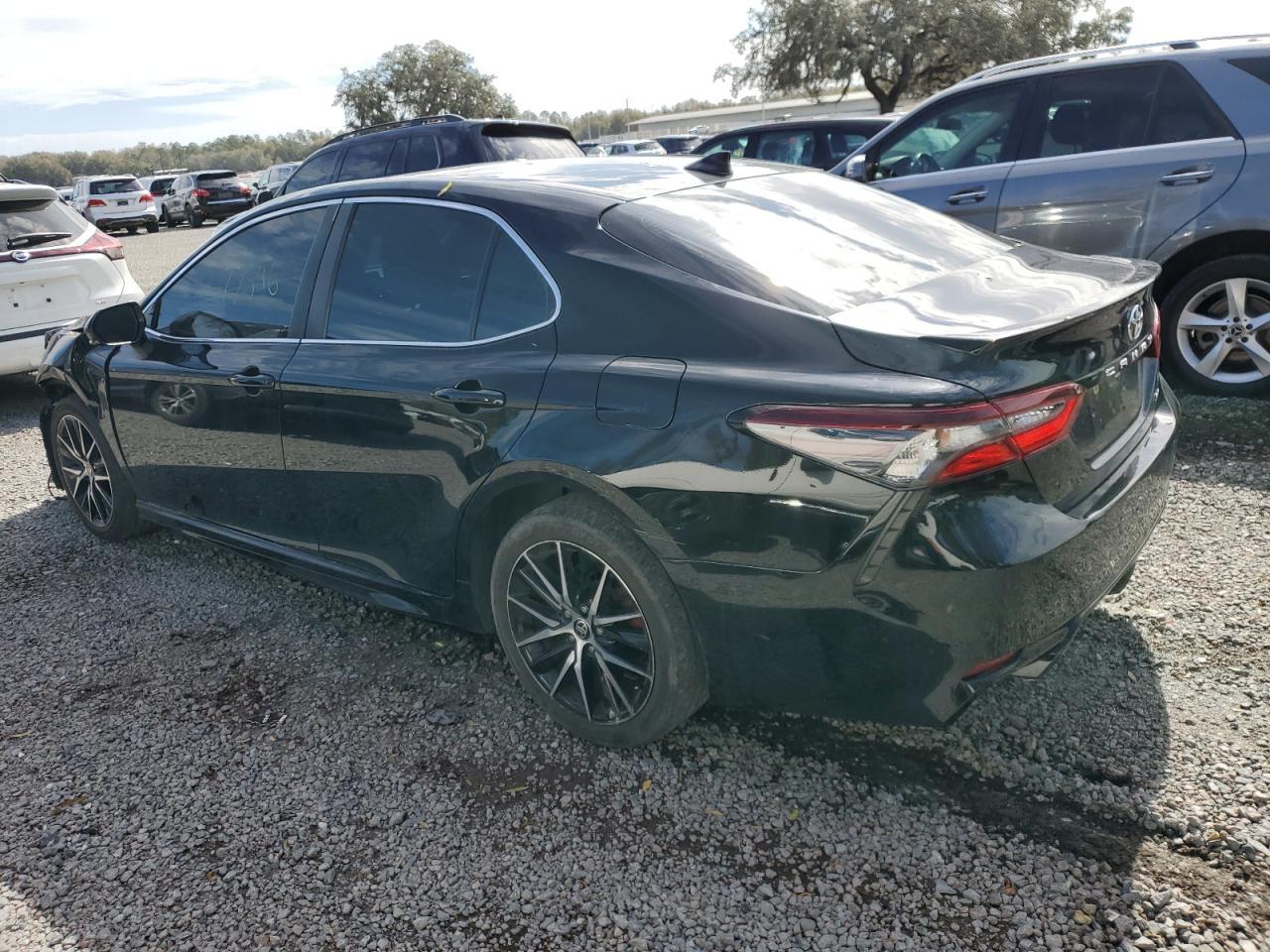 2021 TOYOTA CAMRY SE - Фото 2