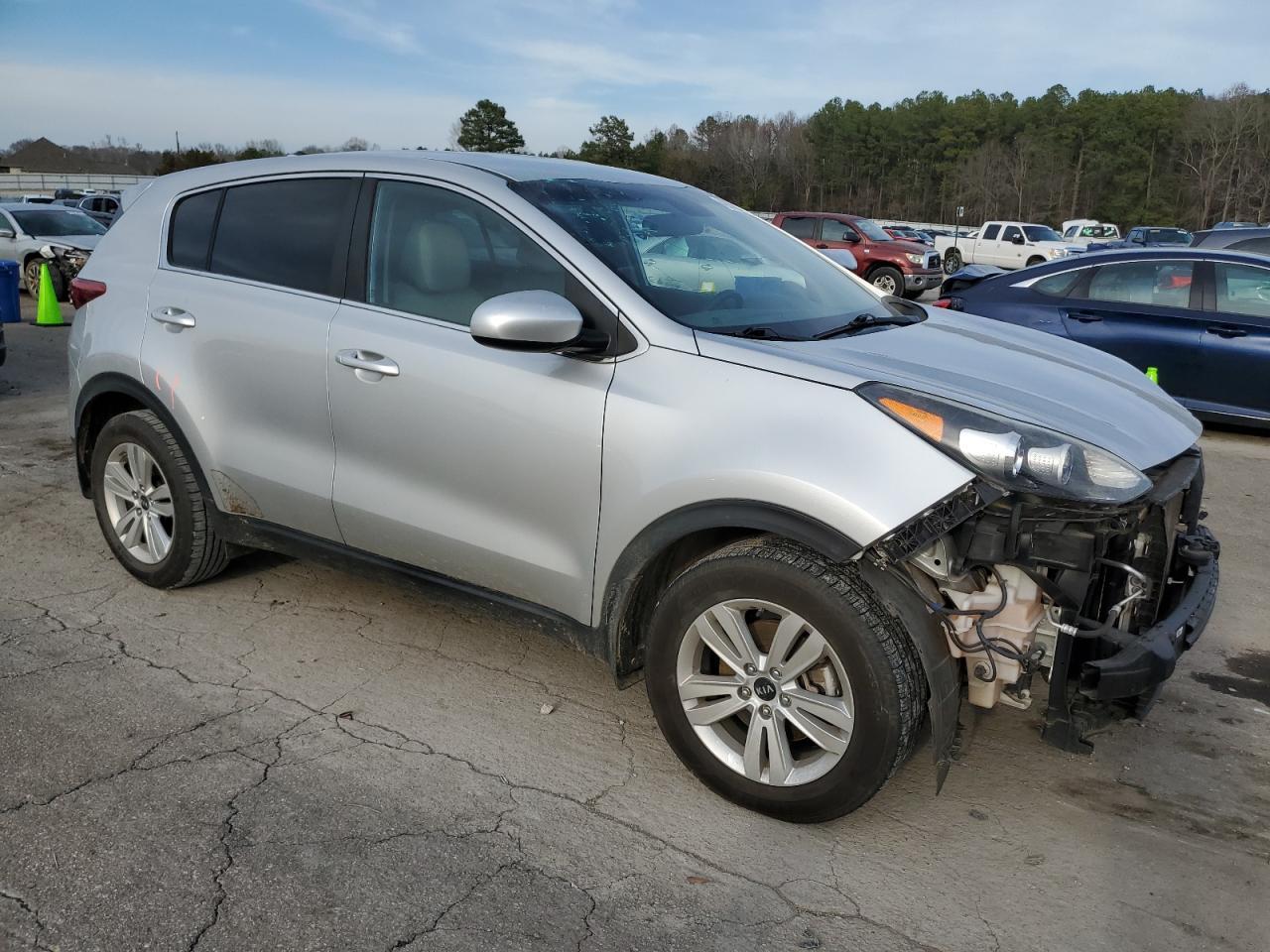 2017 KIA SPORTAGE L - Image 4