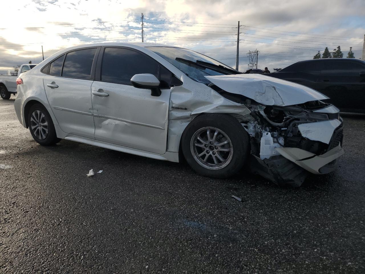 2021 TOYOTA COROLLA LE - Image 4