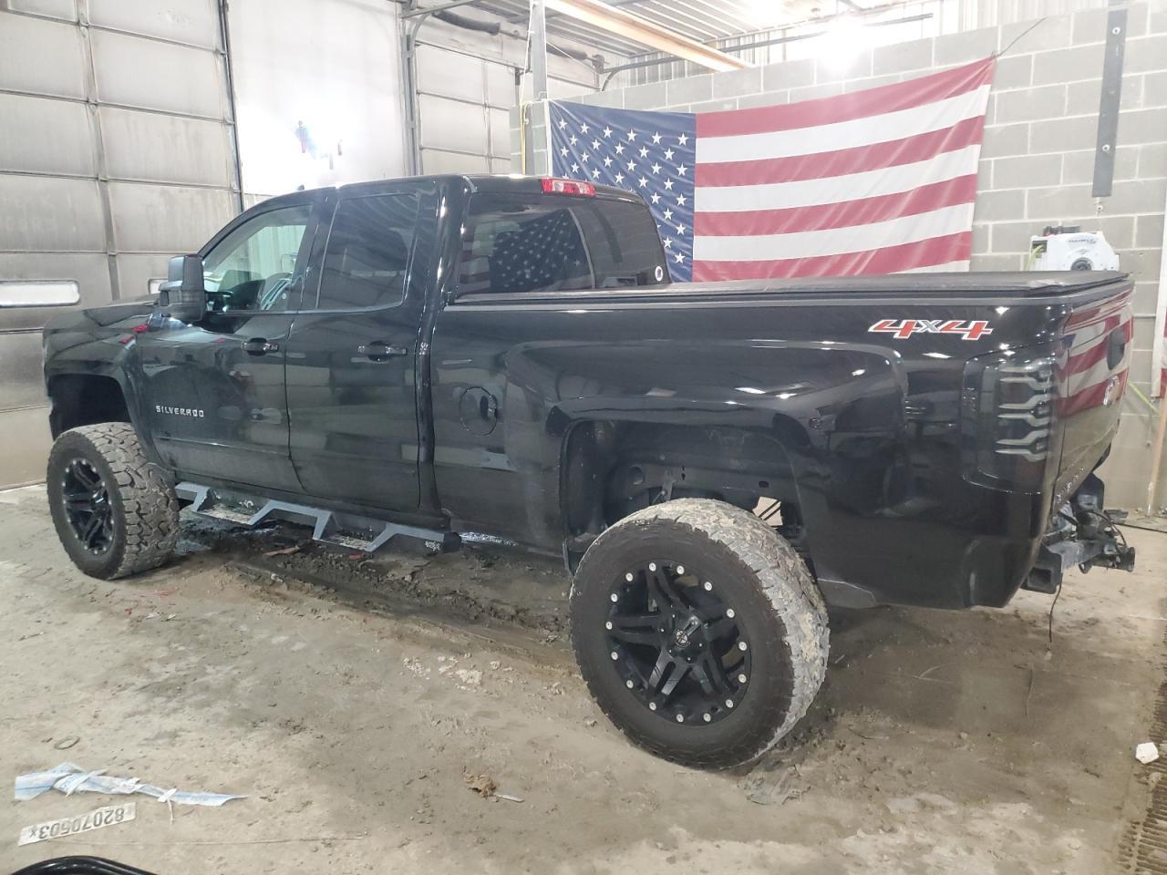 2017 CHEVROLET SILVERADO - Фото 2