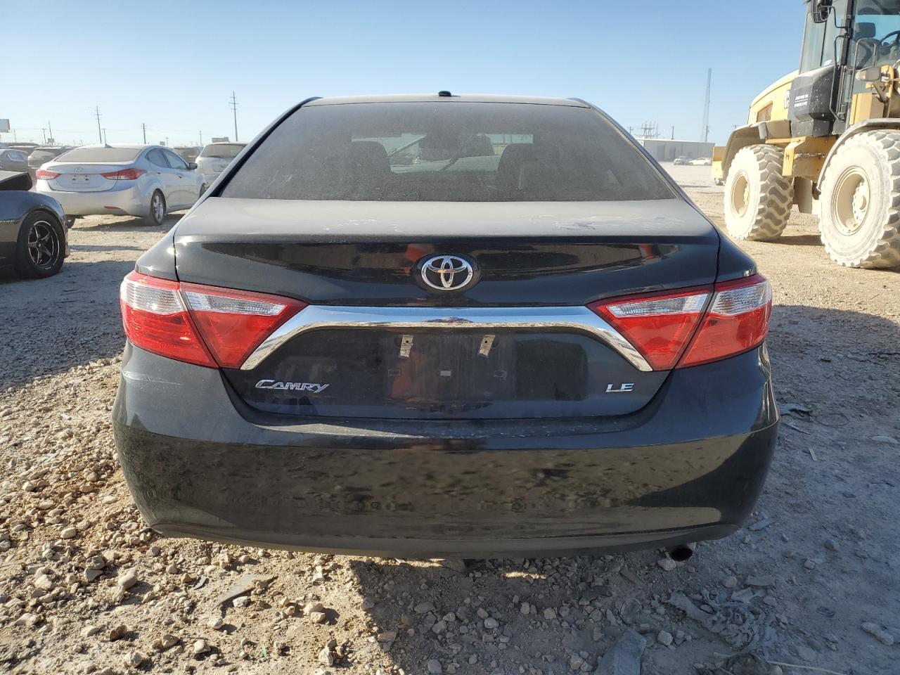 2015 TOYOTA CAMRY LE - Фото 6