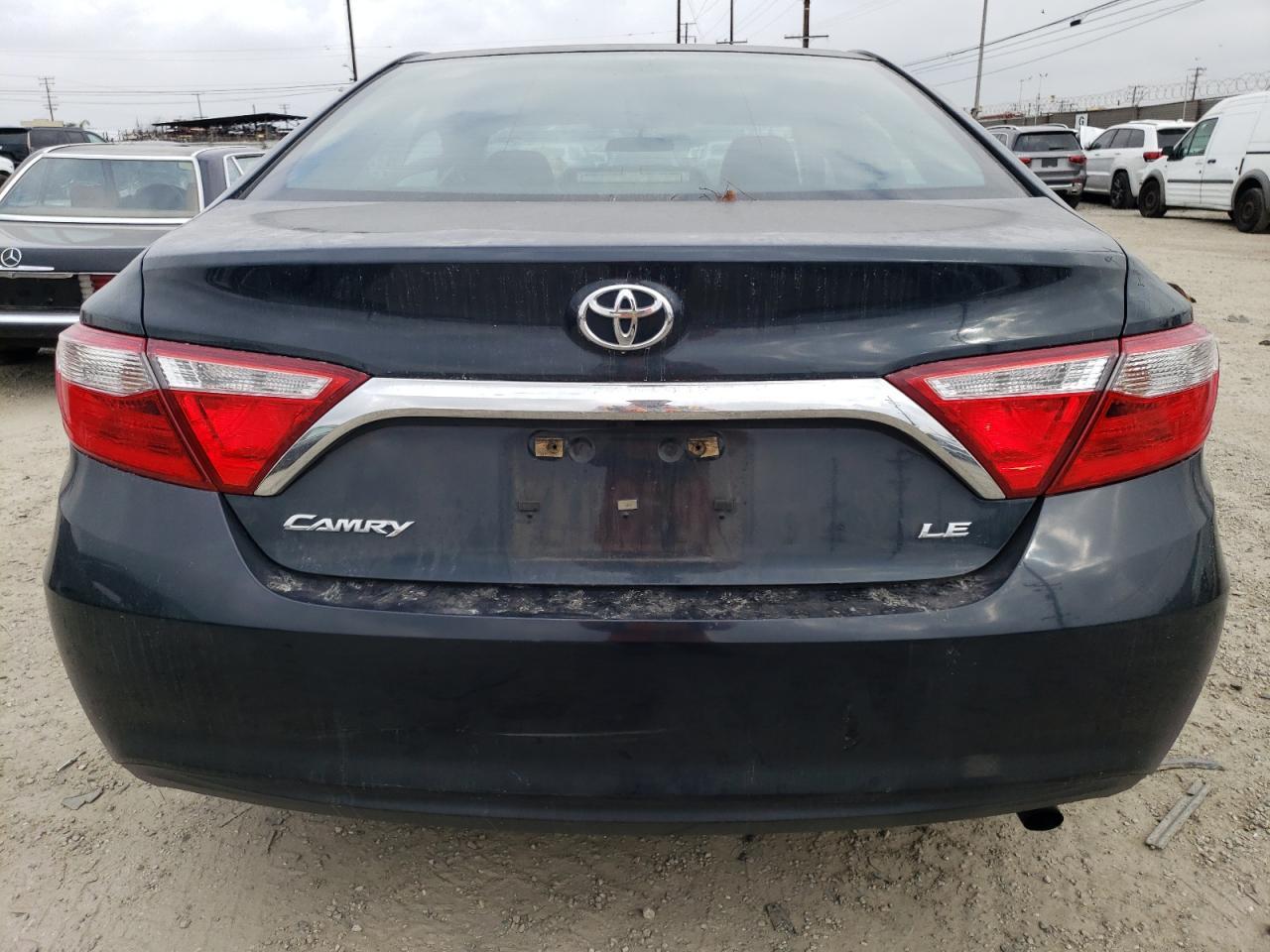 2016 TOYOTA CAMRY LE - Фото 6