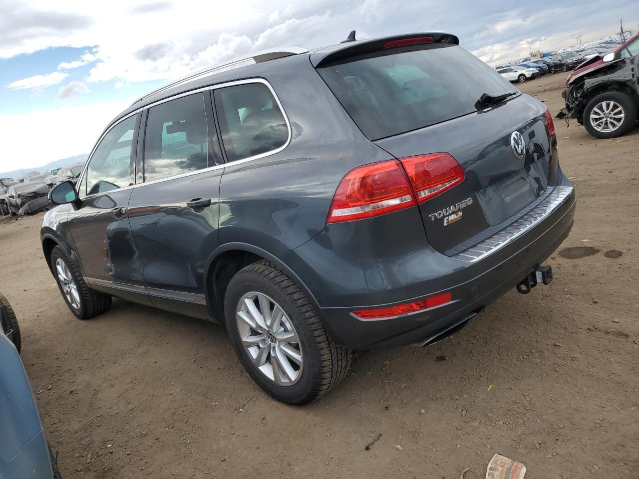 2013 VOLKSWAGEN TOUAREG V6 - Image 2