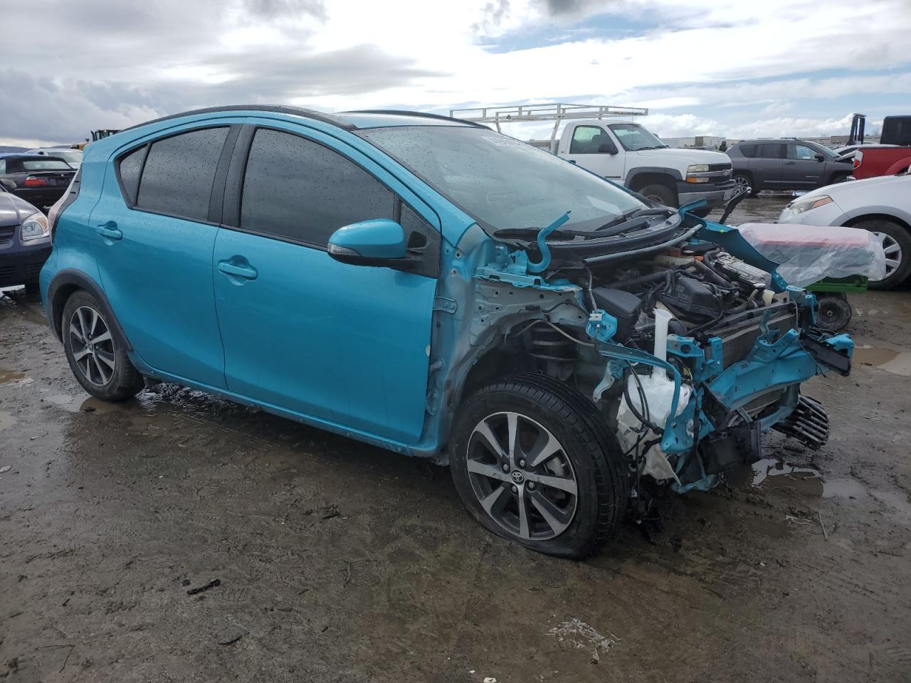 2018 TOYOTA PRIUS C - Image 4