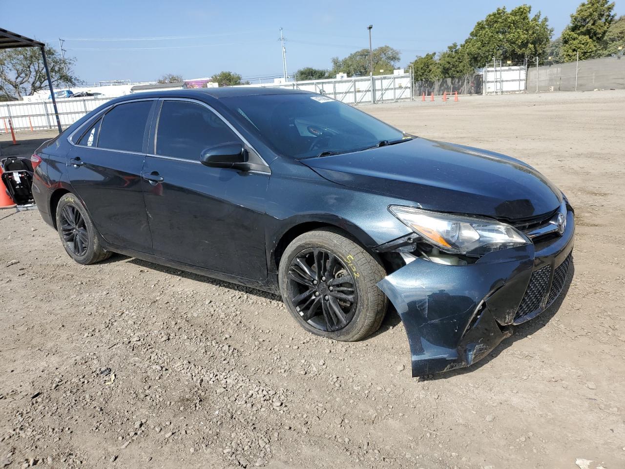 2015 TOYOTA CAMRY LE - Фото 4