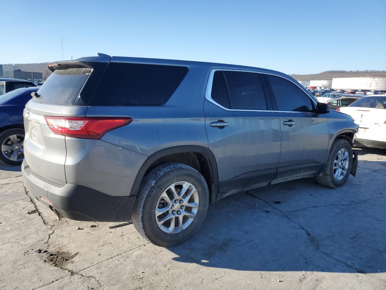 2018 CHEVROLET TRAVERSE L - Фото 3