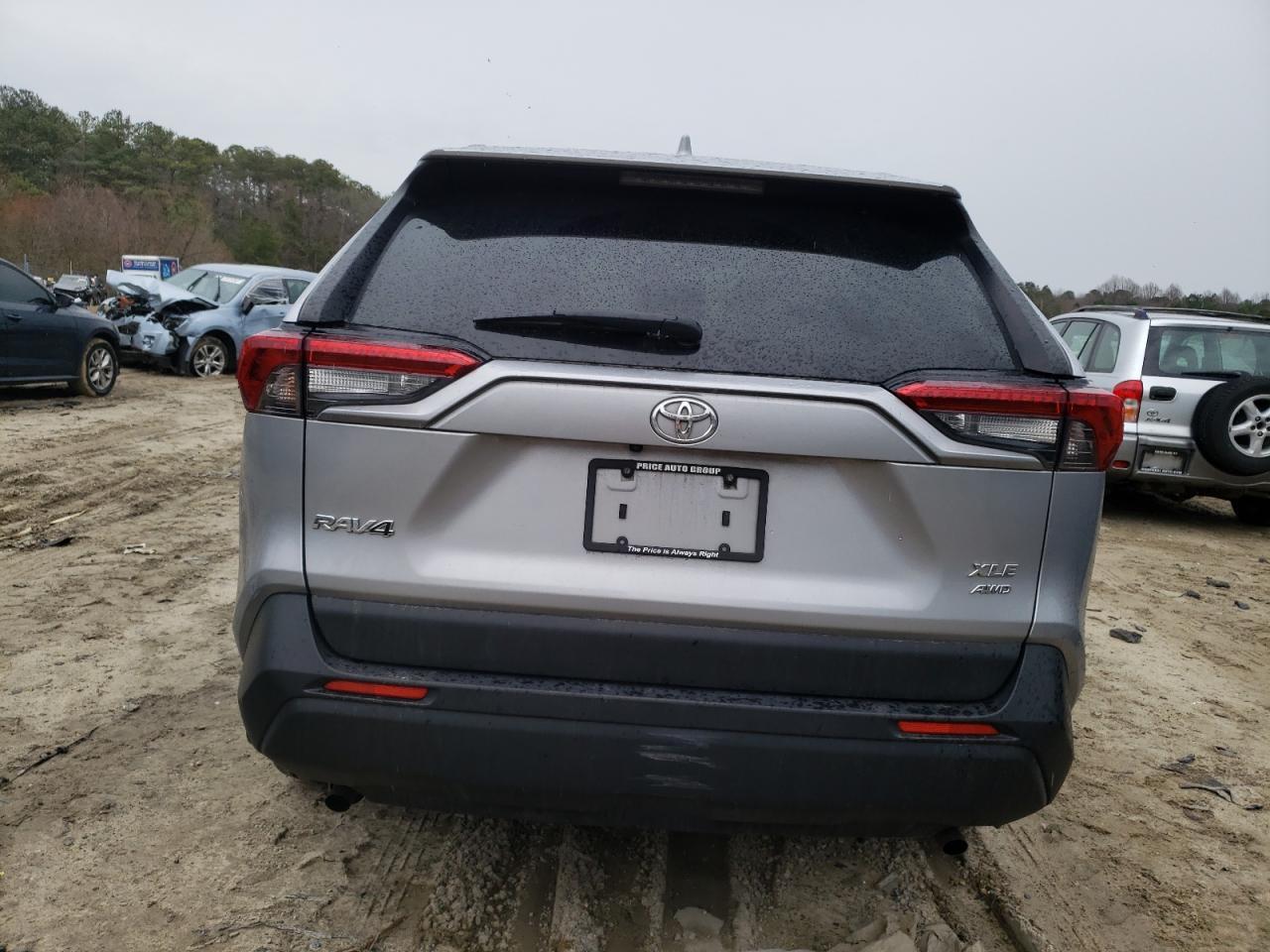 2020 TOYOTA RAV4 XLE - Фото 6
