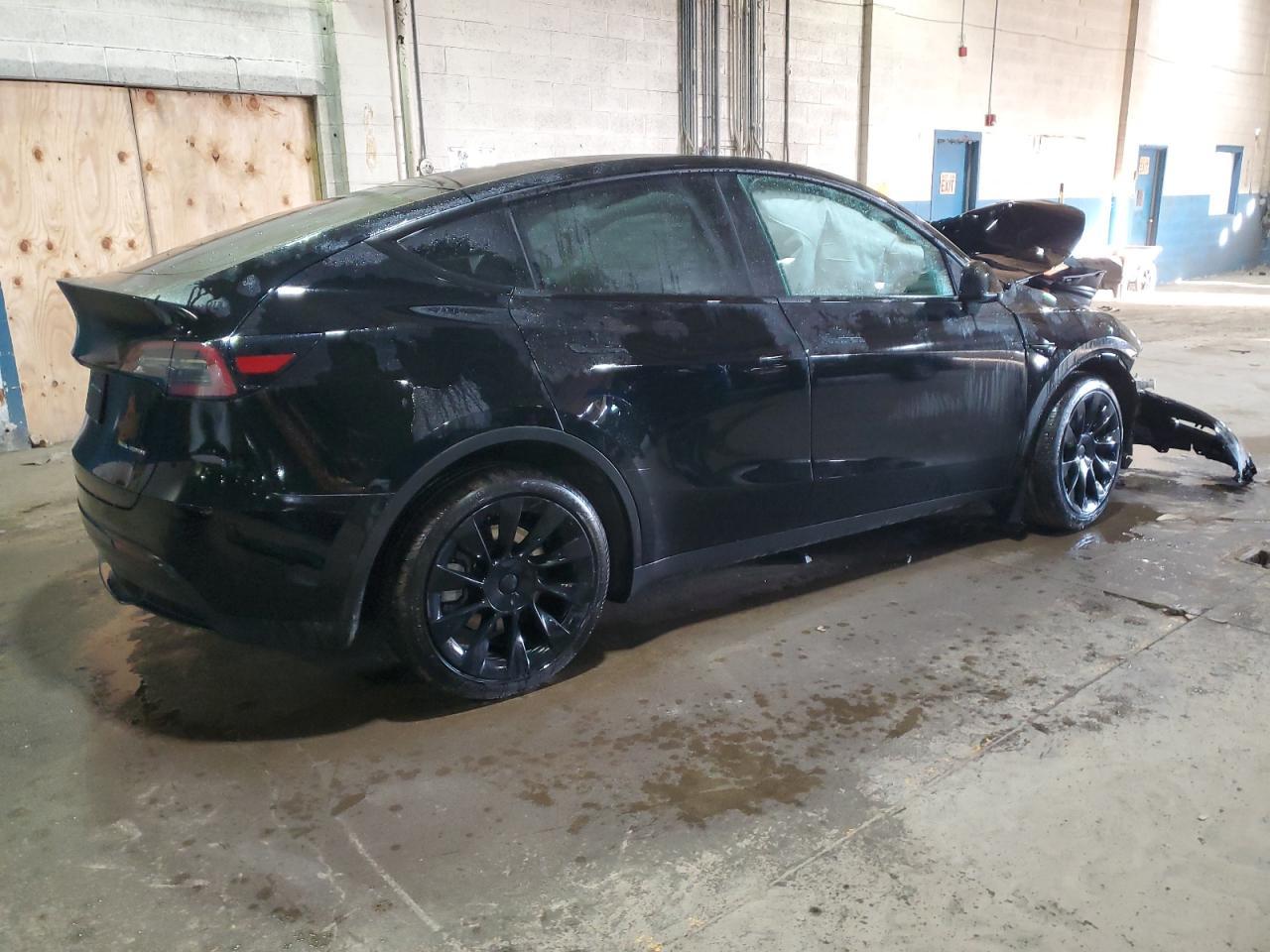 2023 TESLA MODEL Y - Фото 3