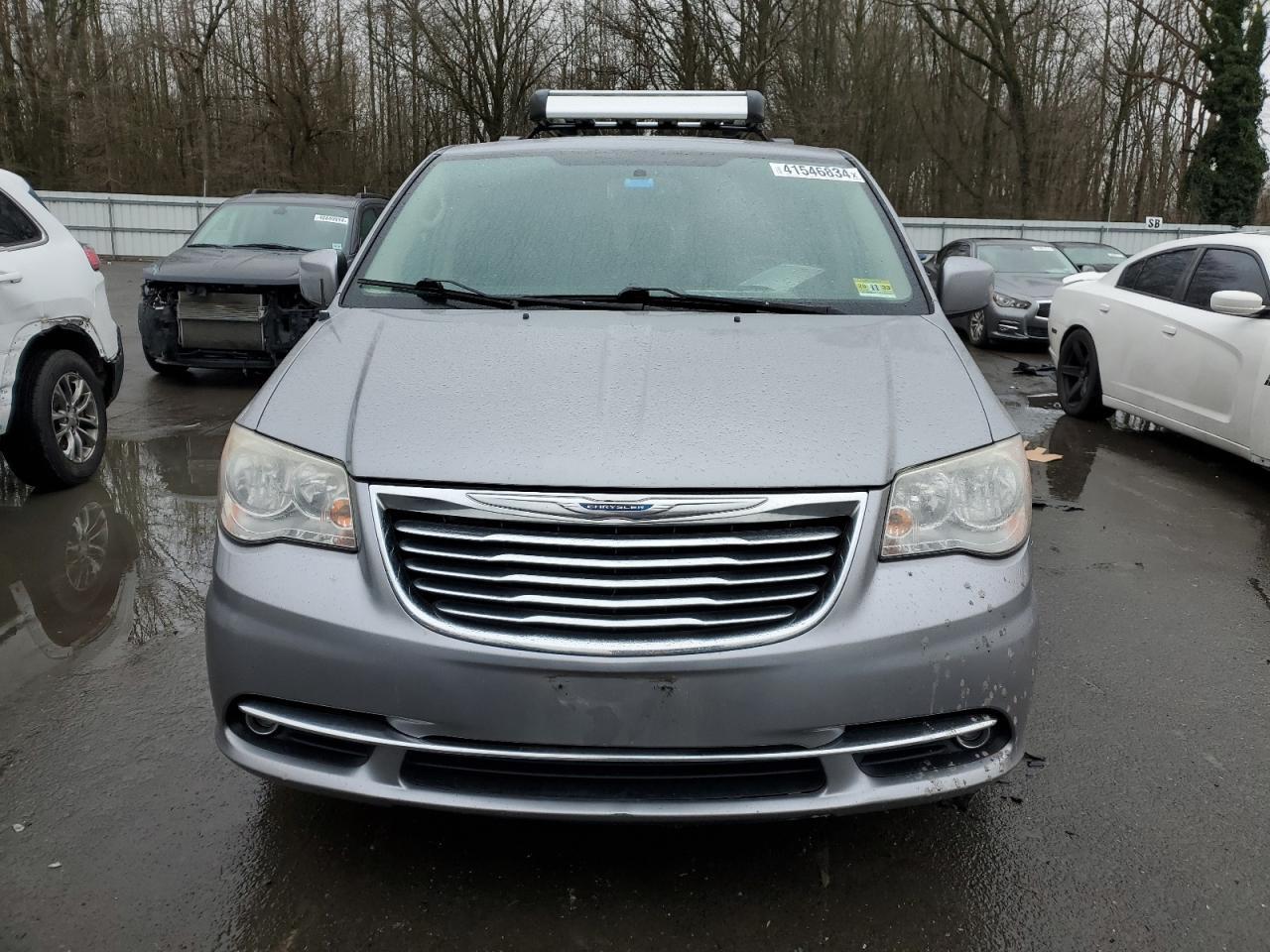 2014 CHRYSLER TOWN & COU - Image 5