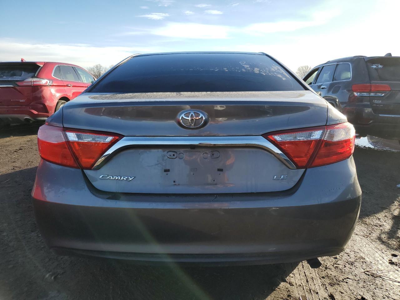 2017 TOYOTA CAMRY LE - Фото 6