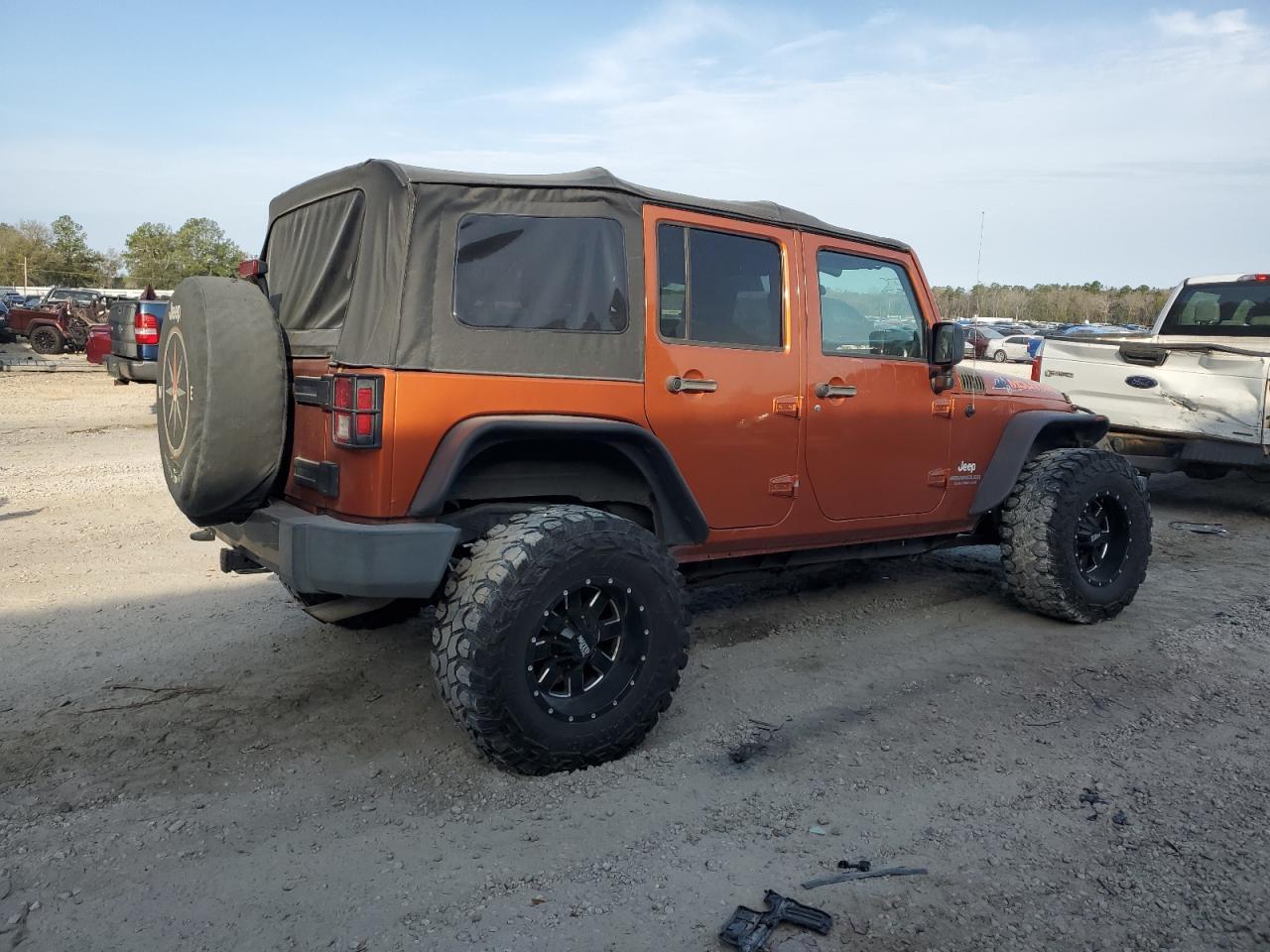 2010 JEEP WRANGLER U - Image 3
