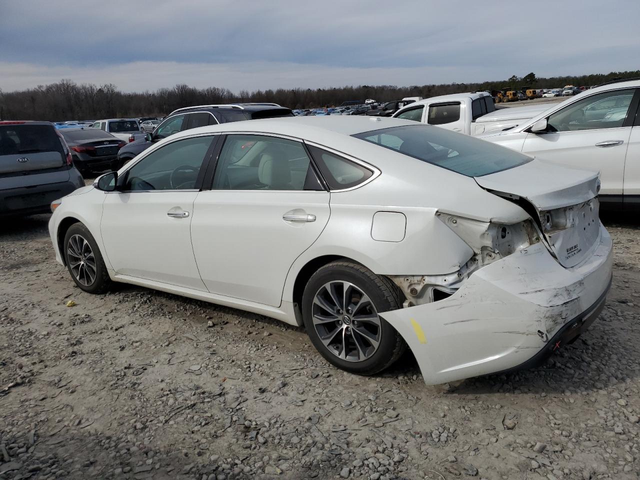 2016 TOYOTA AVALON XLE - Image 2